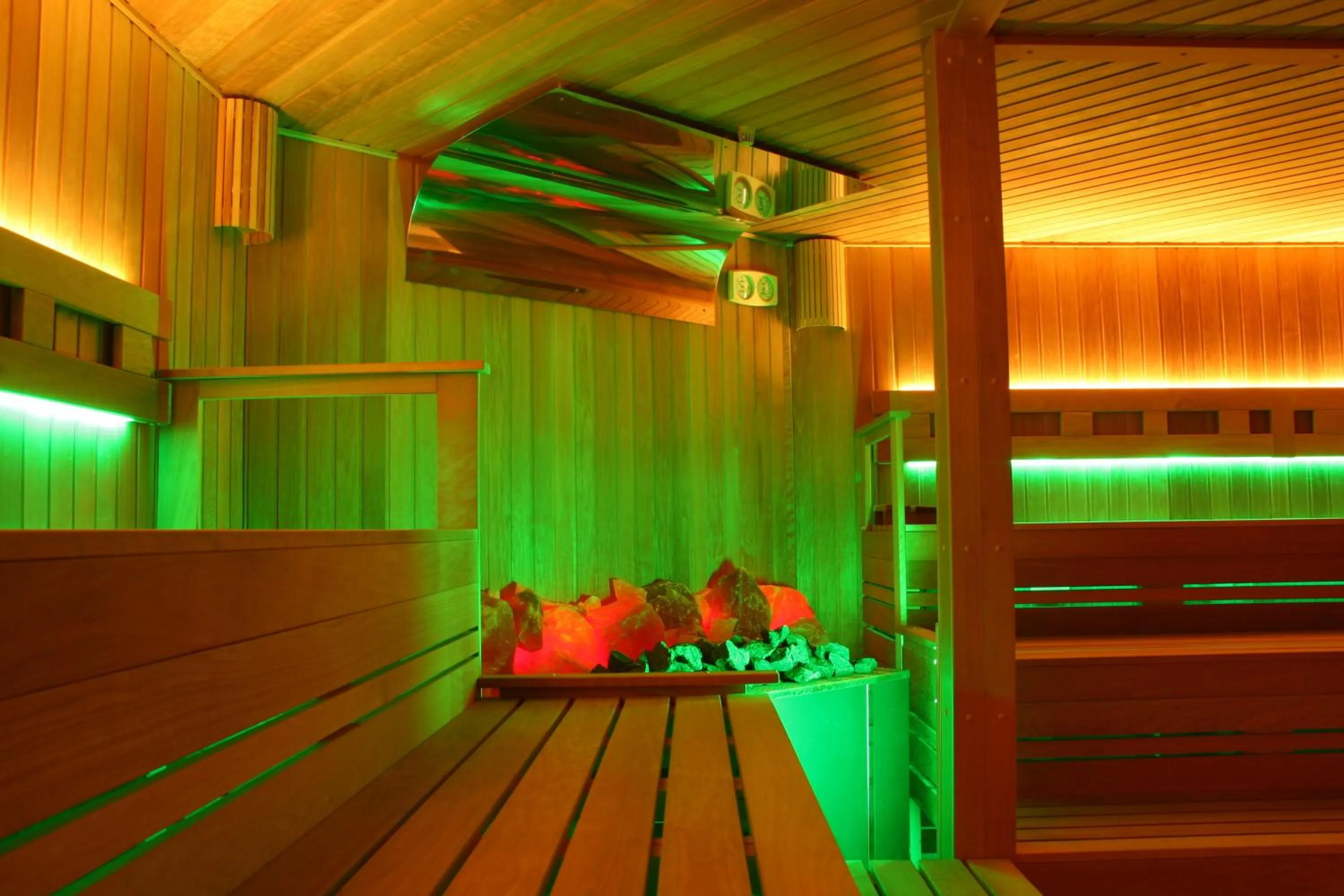 Sauna in Holiday Beach Budapest Hotel