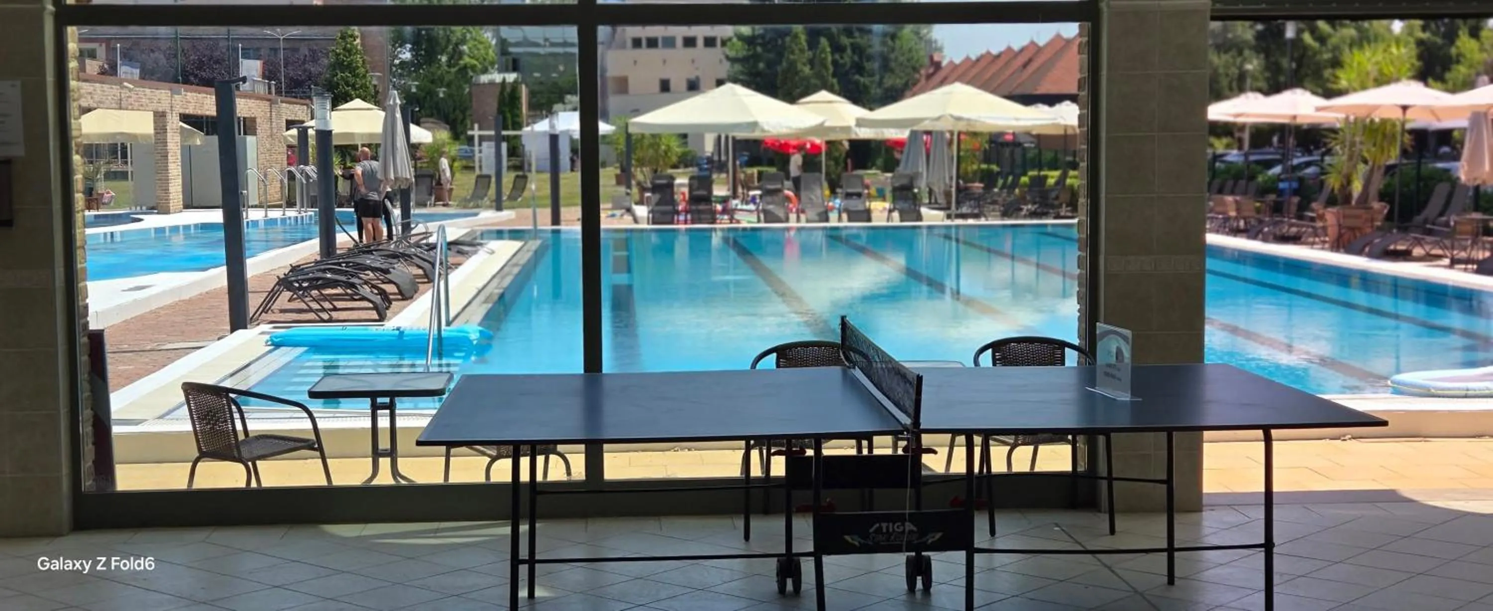 Swimming pool in Holiday Beach Budapest Hotel