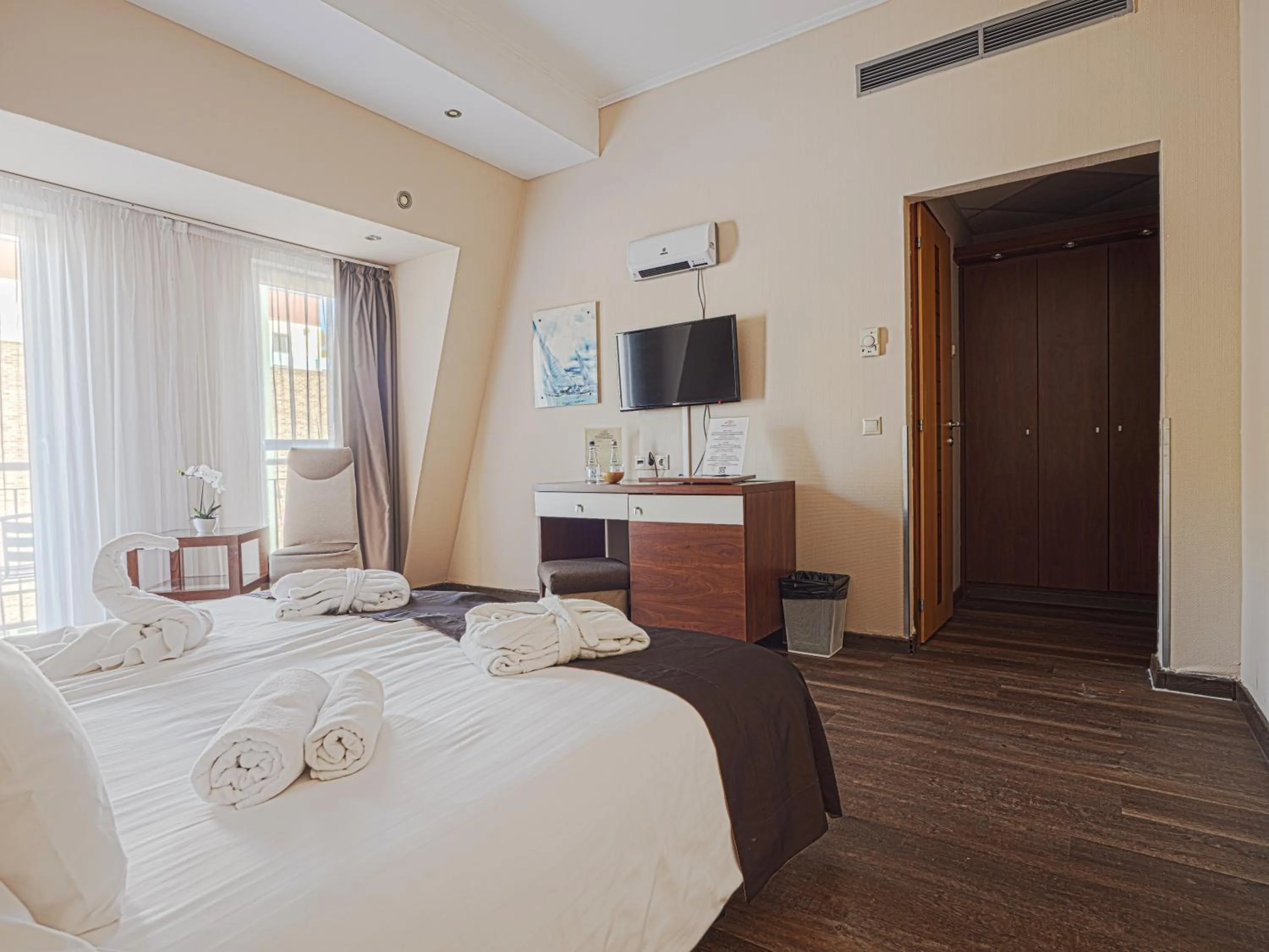 Photo of the whole room, Bed in Holiday Beach Budapest Hotel