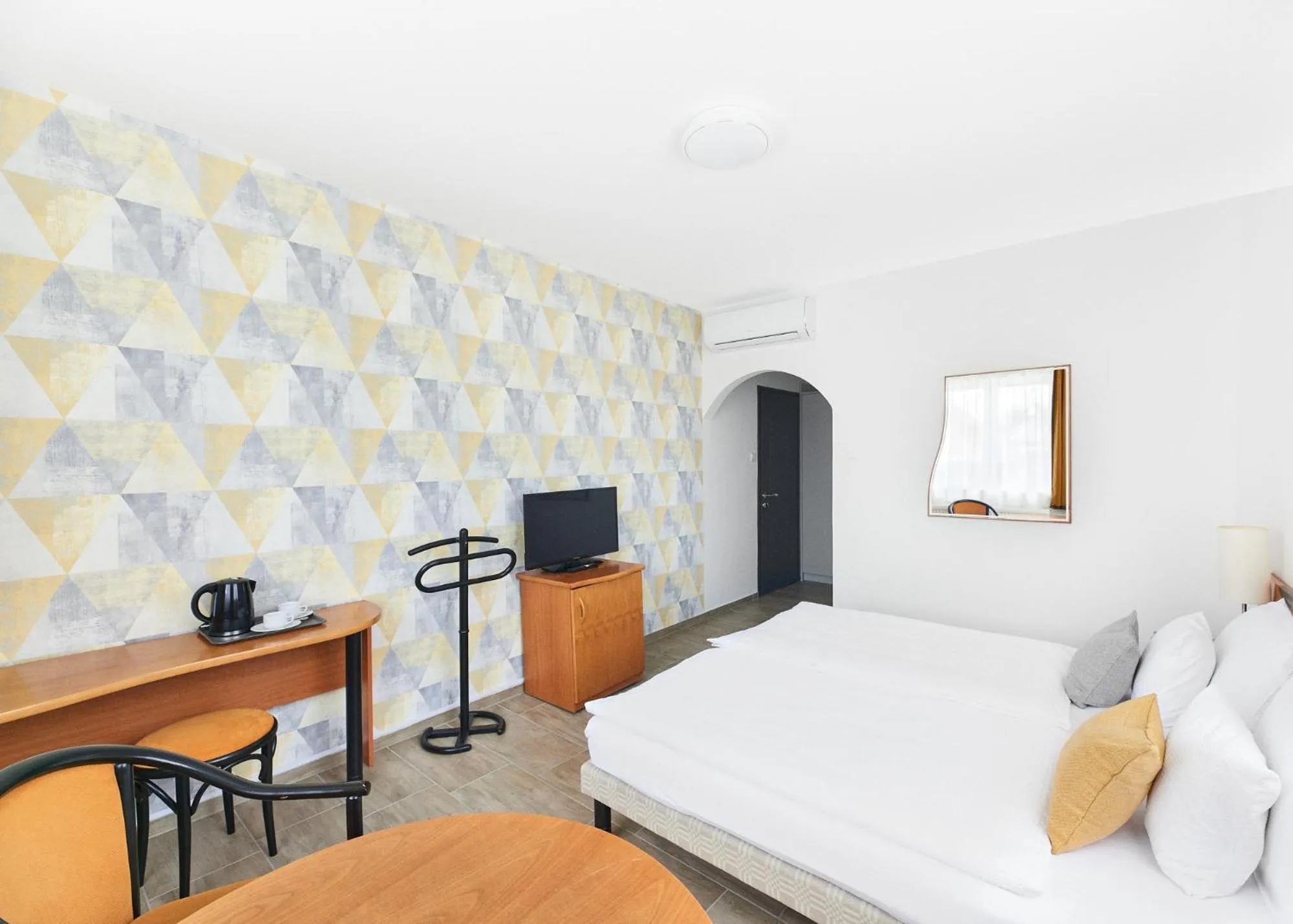 Photo of the whole room in Lorelei Pension Adults Only