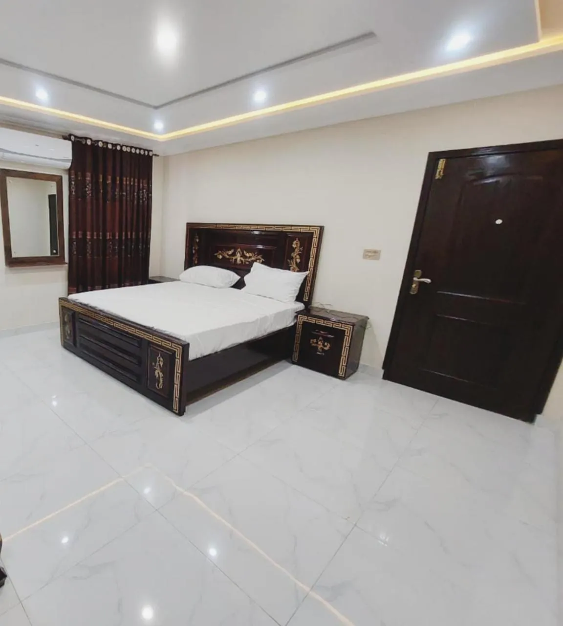 Bedroom, Bed in Hotel White Pearl