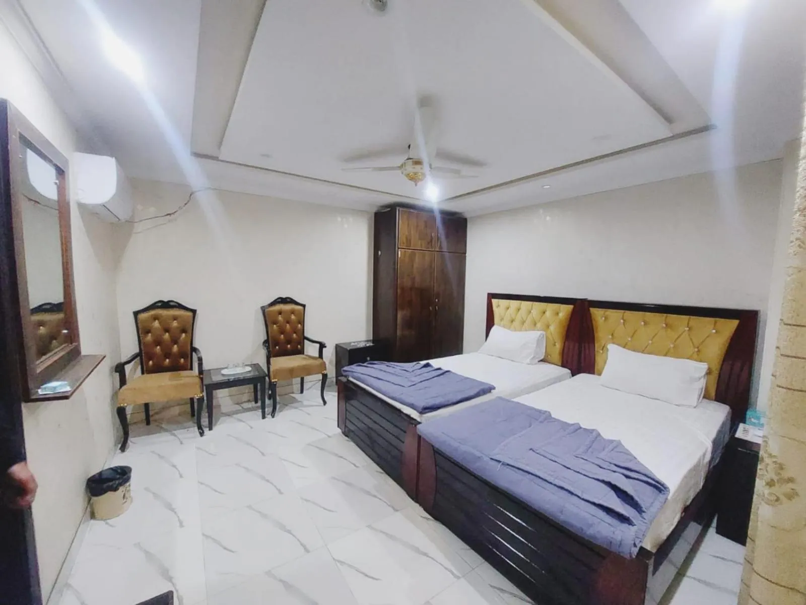 Photo of the whole room, Bed in Hotel White Pearl