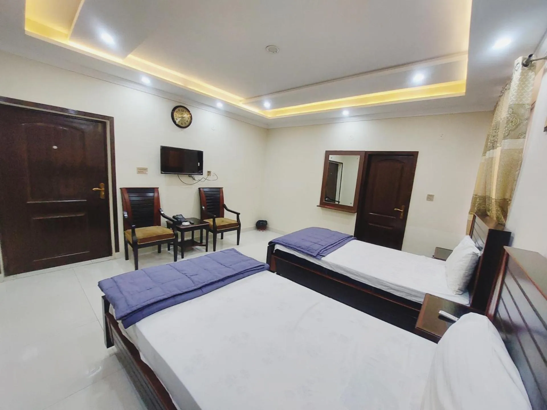 Photo of the whole room, Bed in Hotel White Pearl