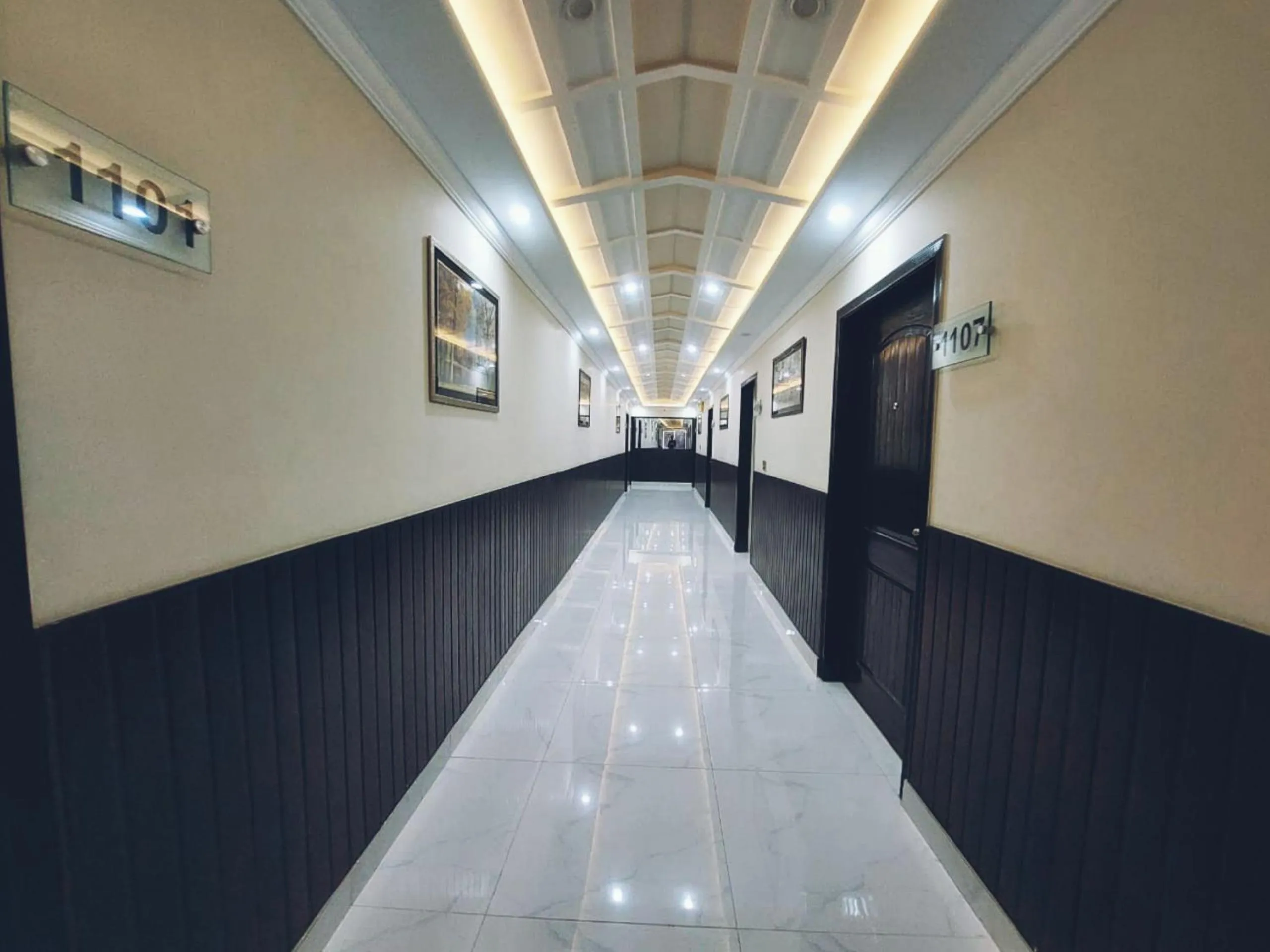 Lobby or reception in Hotel White Pearl