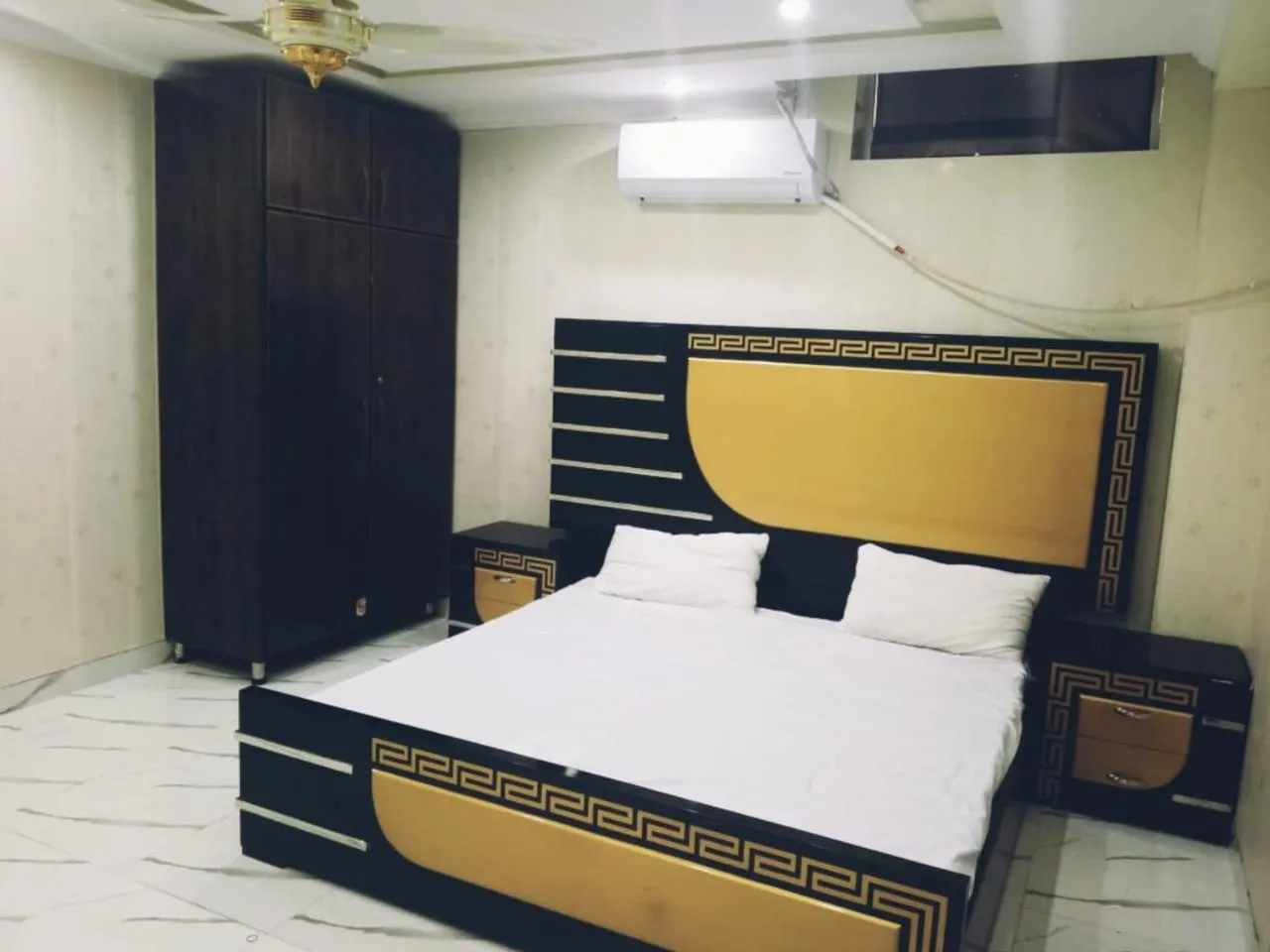 Bedroom, Bed in Hotel White Pearl