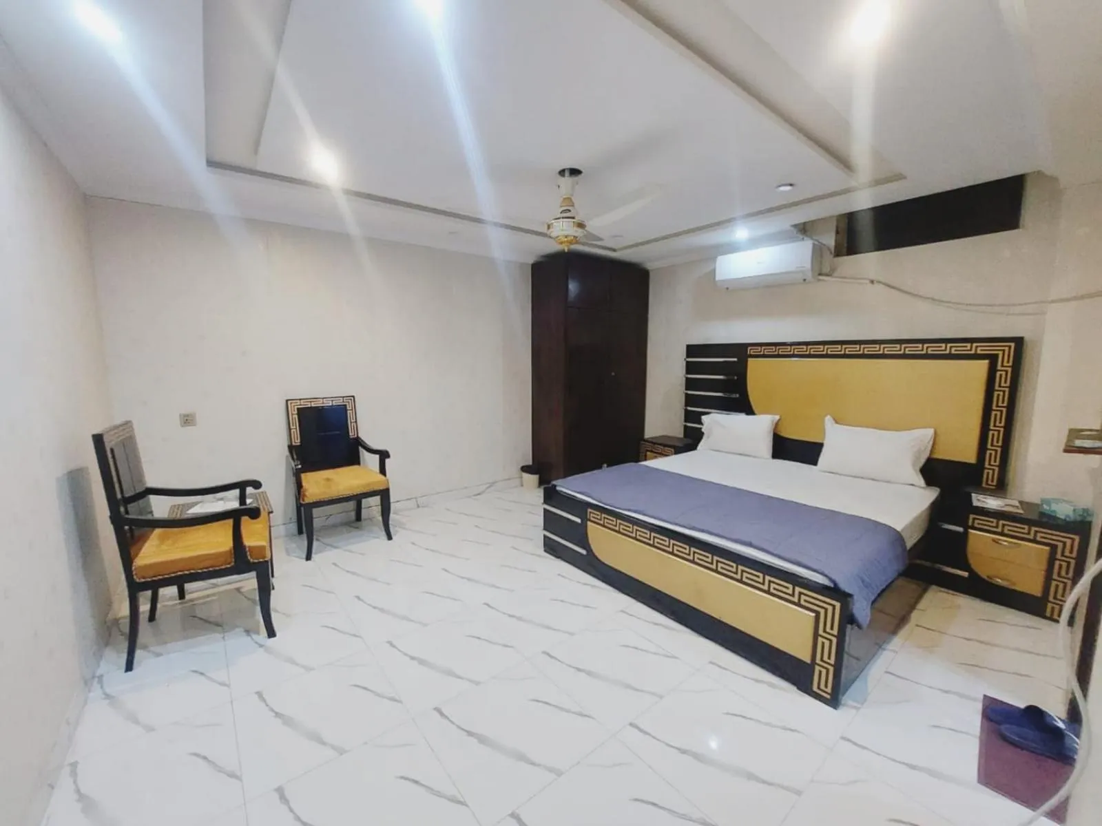 Photo of the whole room, Bed in Hotel White Pearl