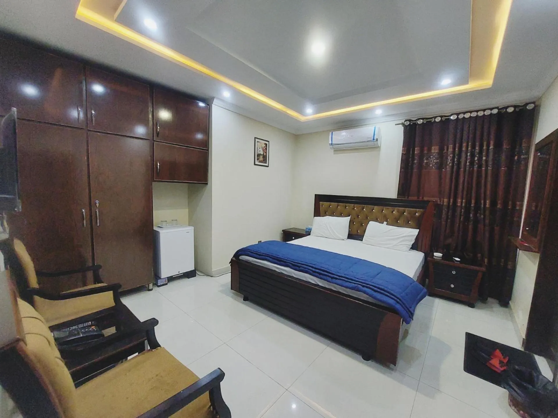 Photo of the whole room, Bed in Hotel White Pearl