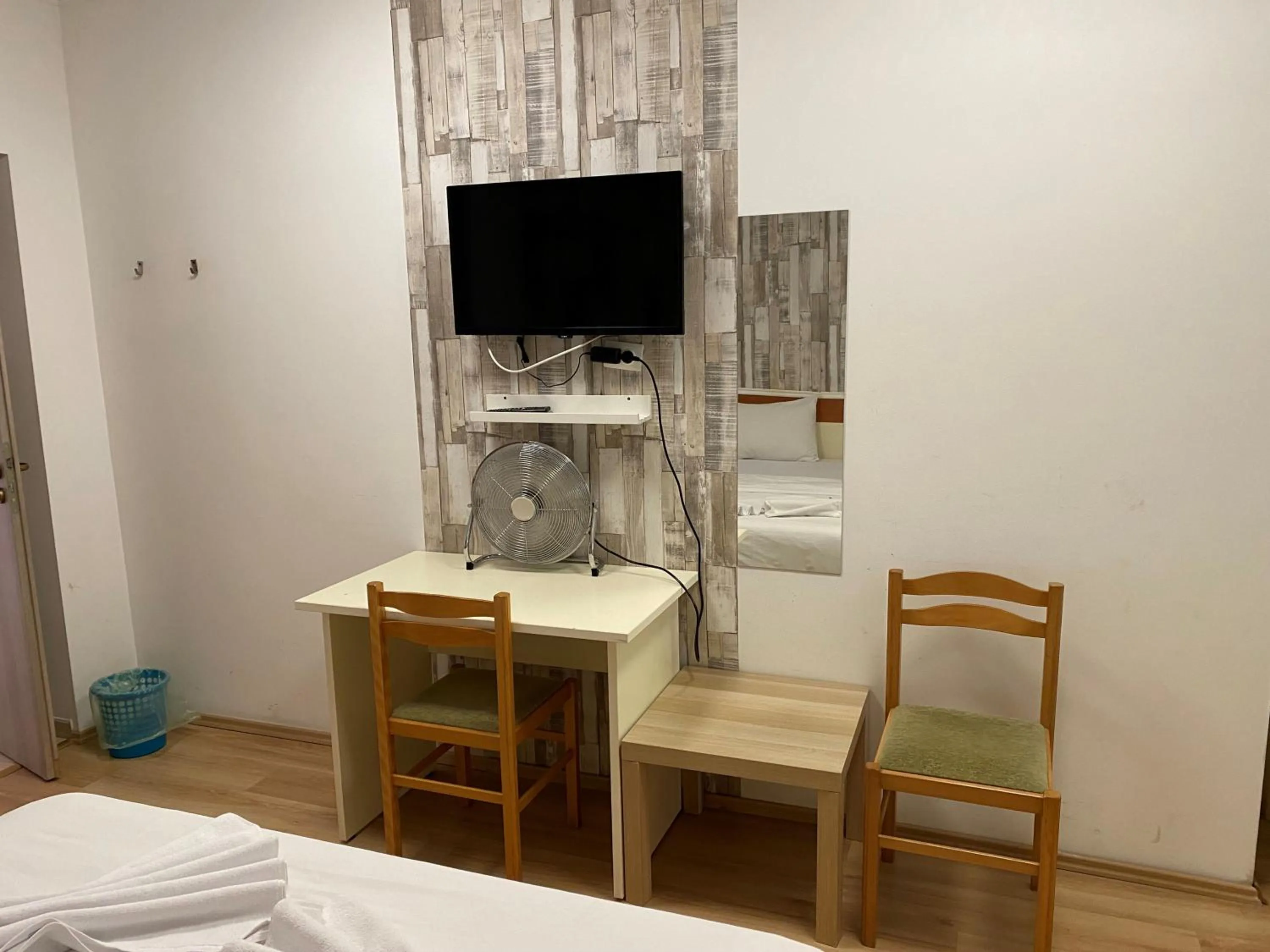 TV and multimedia, Bed in Easy Star Hotel