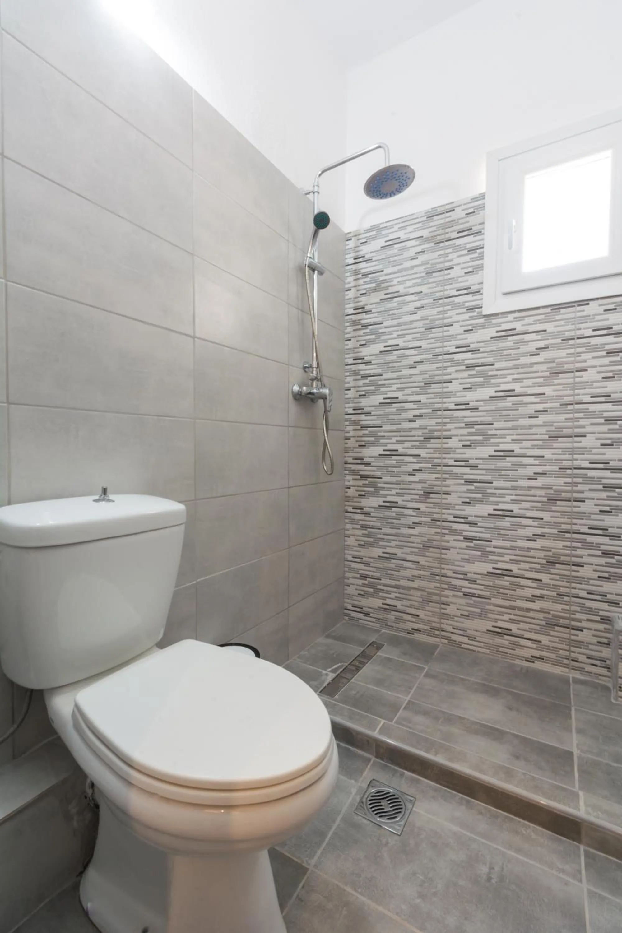 Shower in Euphoria complex