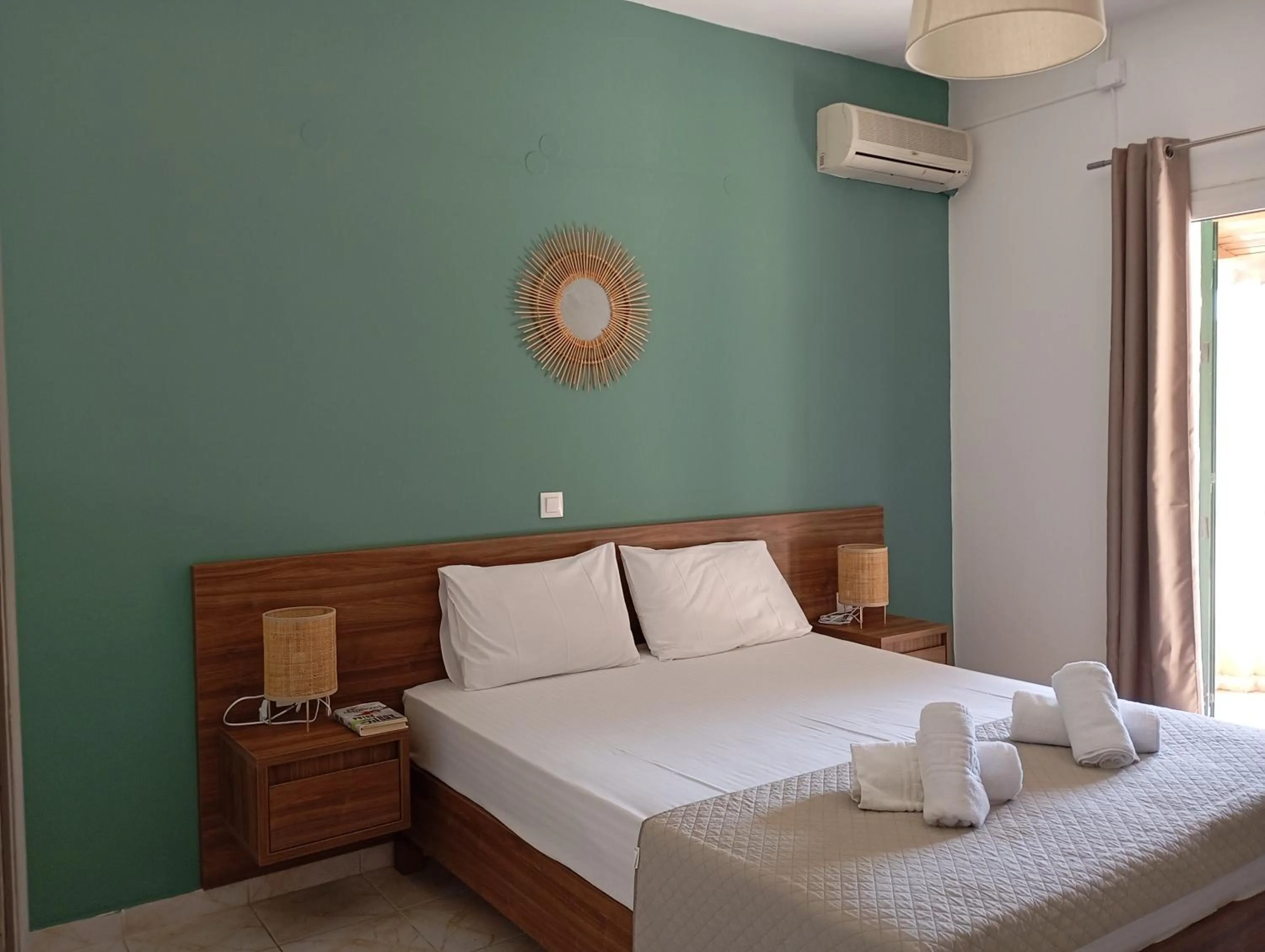 Bed in Euphoria complex