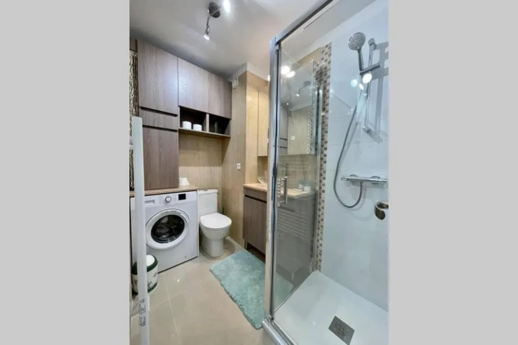 Bathroom in Superbe Studio Le pavois