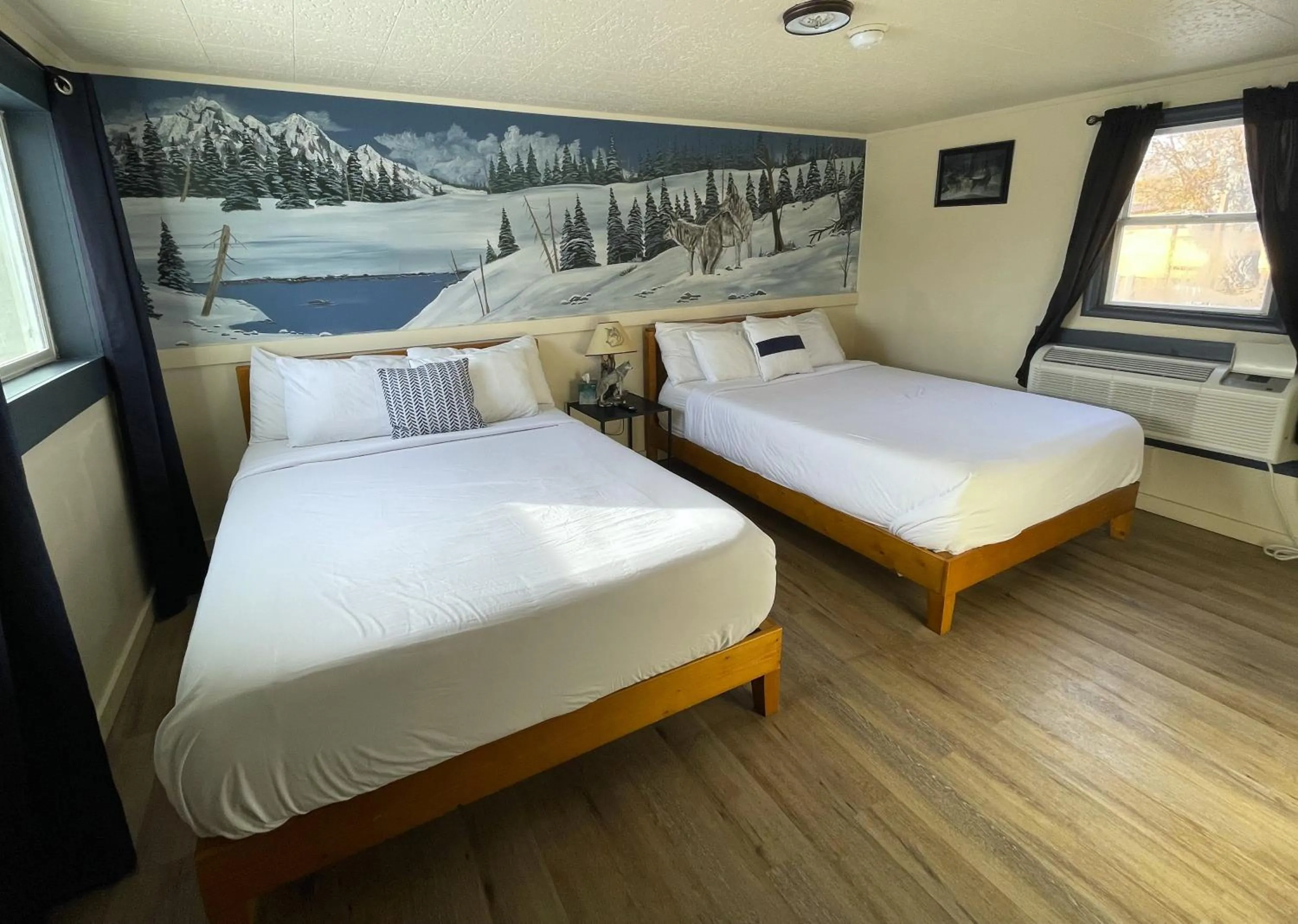 Double Room in Sacajawea Inn