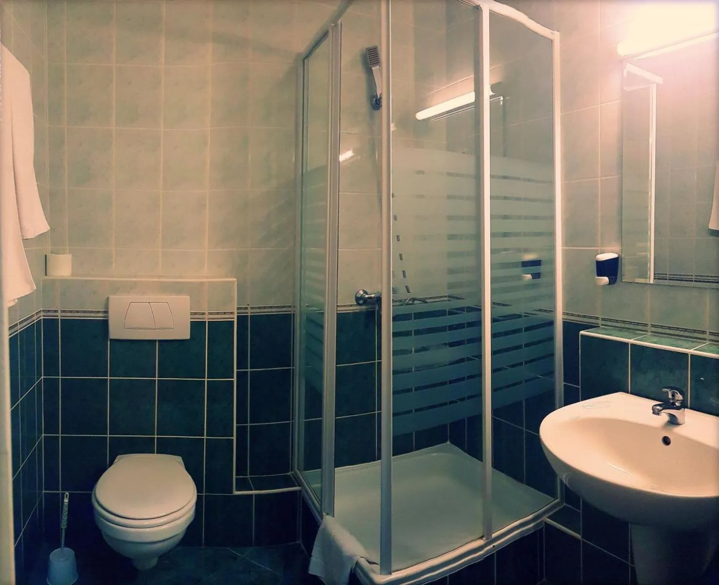 Bathroom in Komfort Hotel Platan