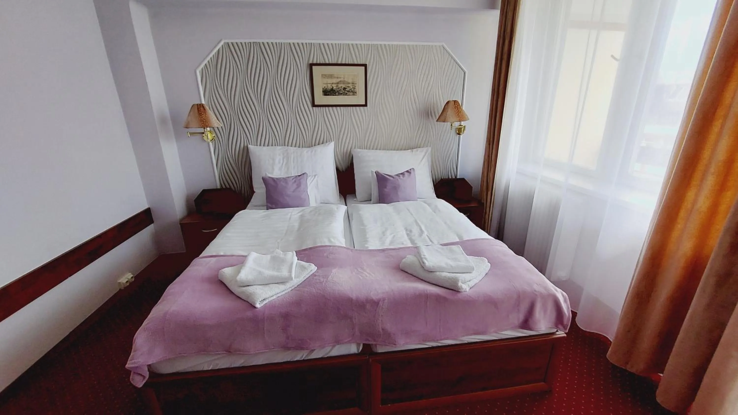 Photo of the whole room, Bed in Komfort Hotel Platan