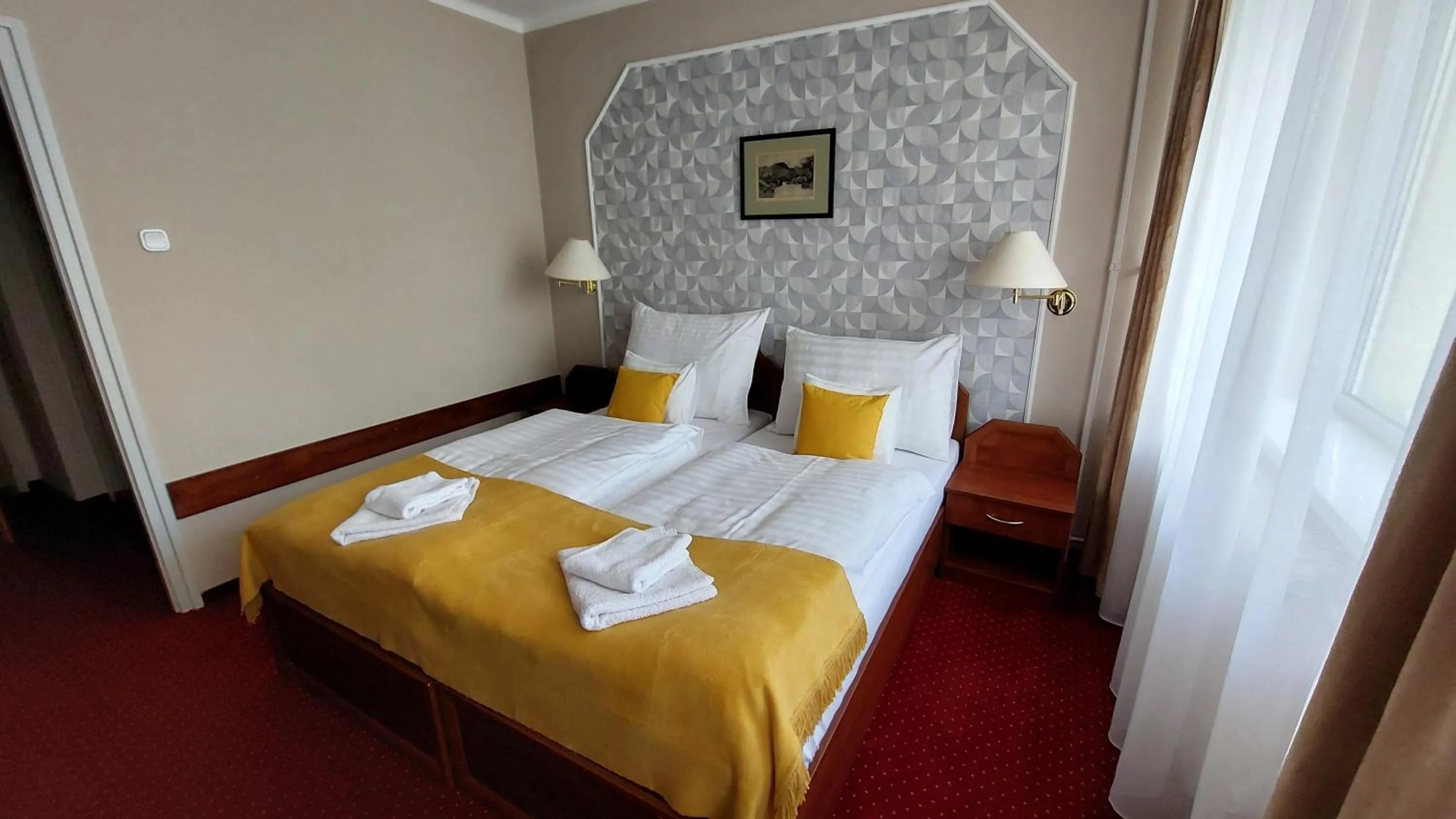 Photo of the whole room, Bed in Komfort Hotel Platan