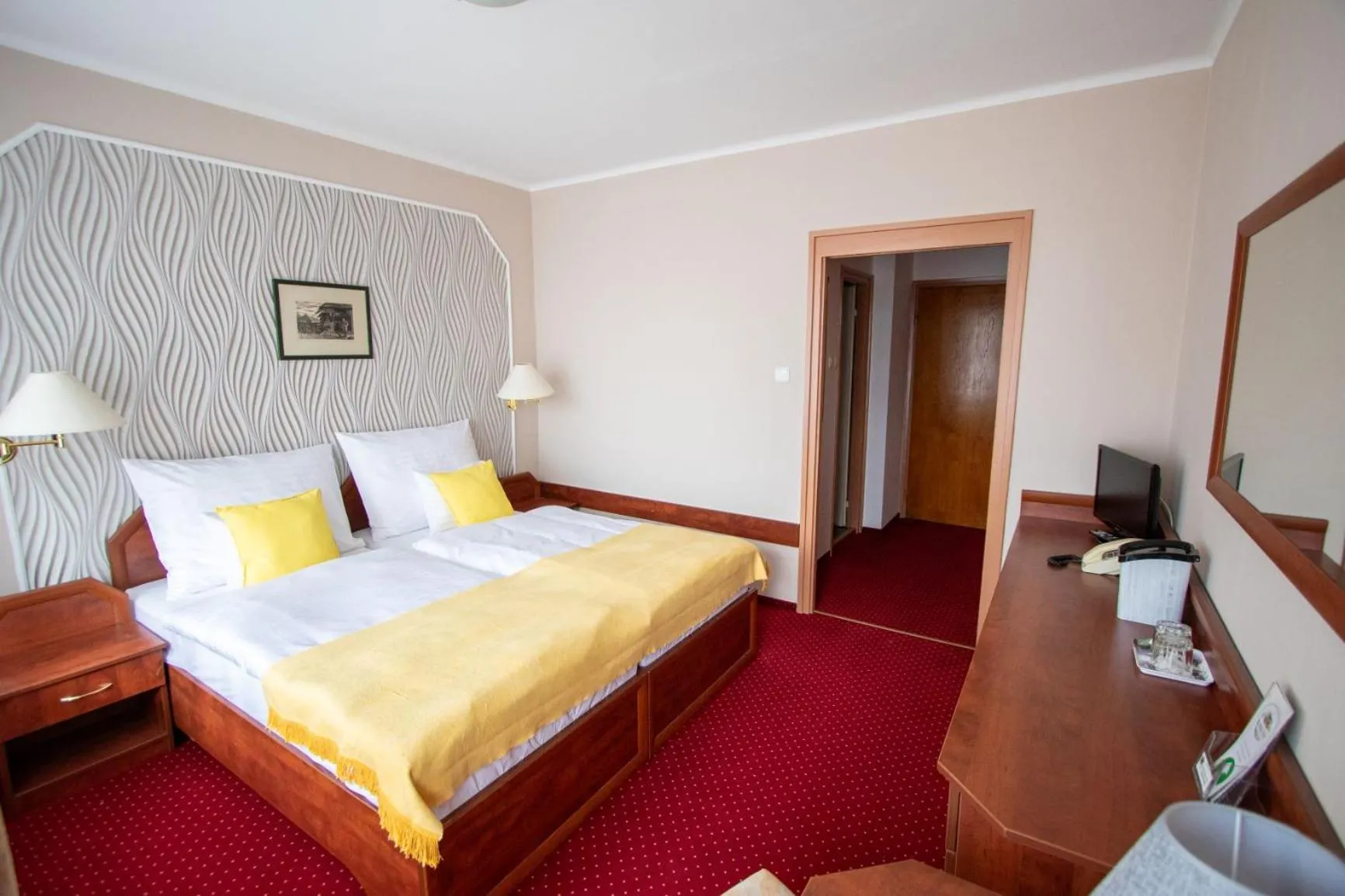 Photo of the whole room, Bed in Komfort Hotel Platan
