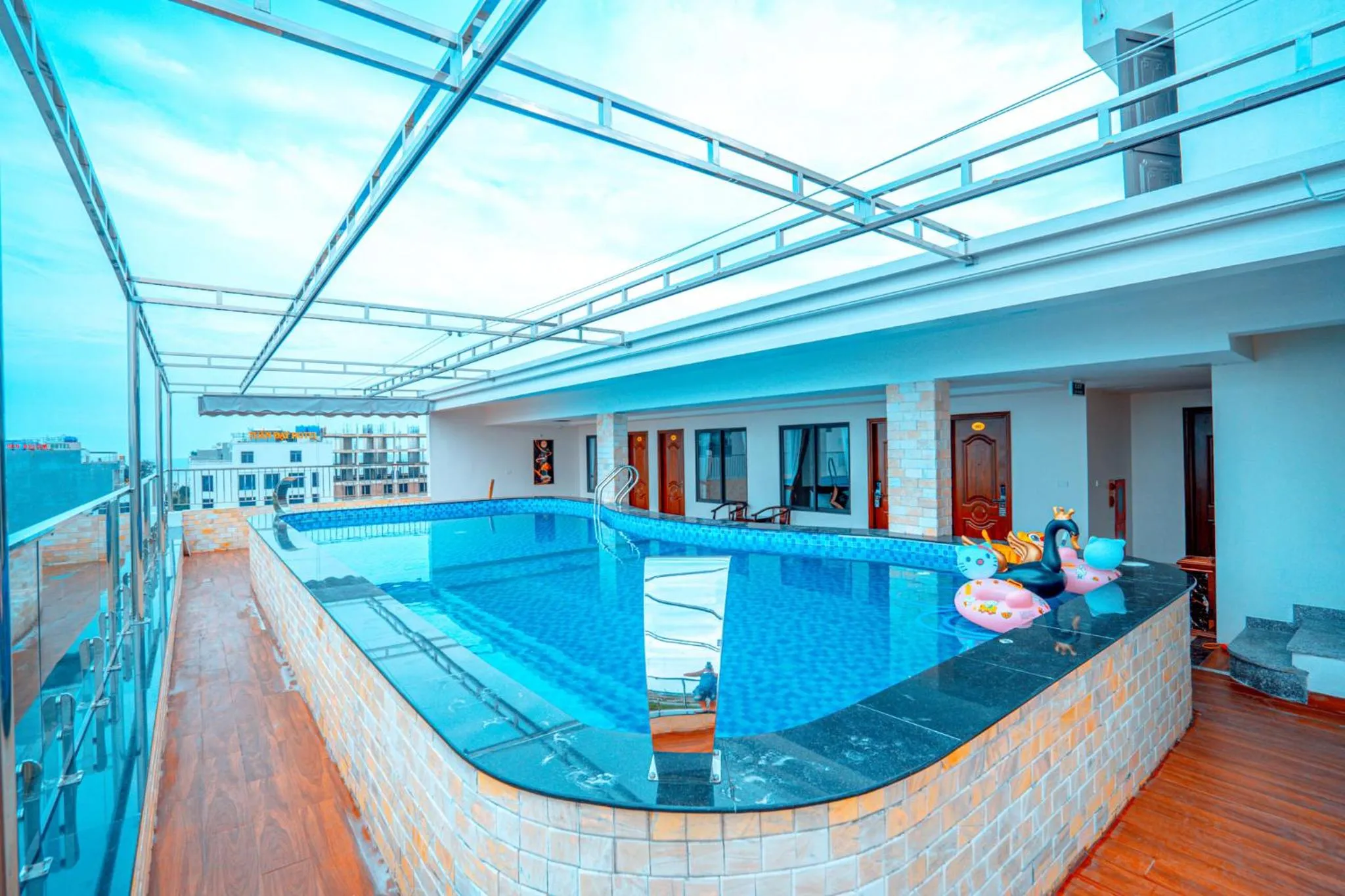 Swimming pool in QUANG VINH HOTEL