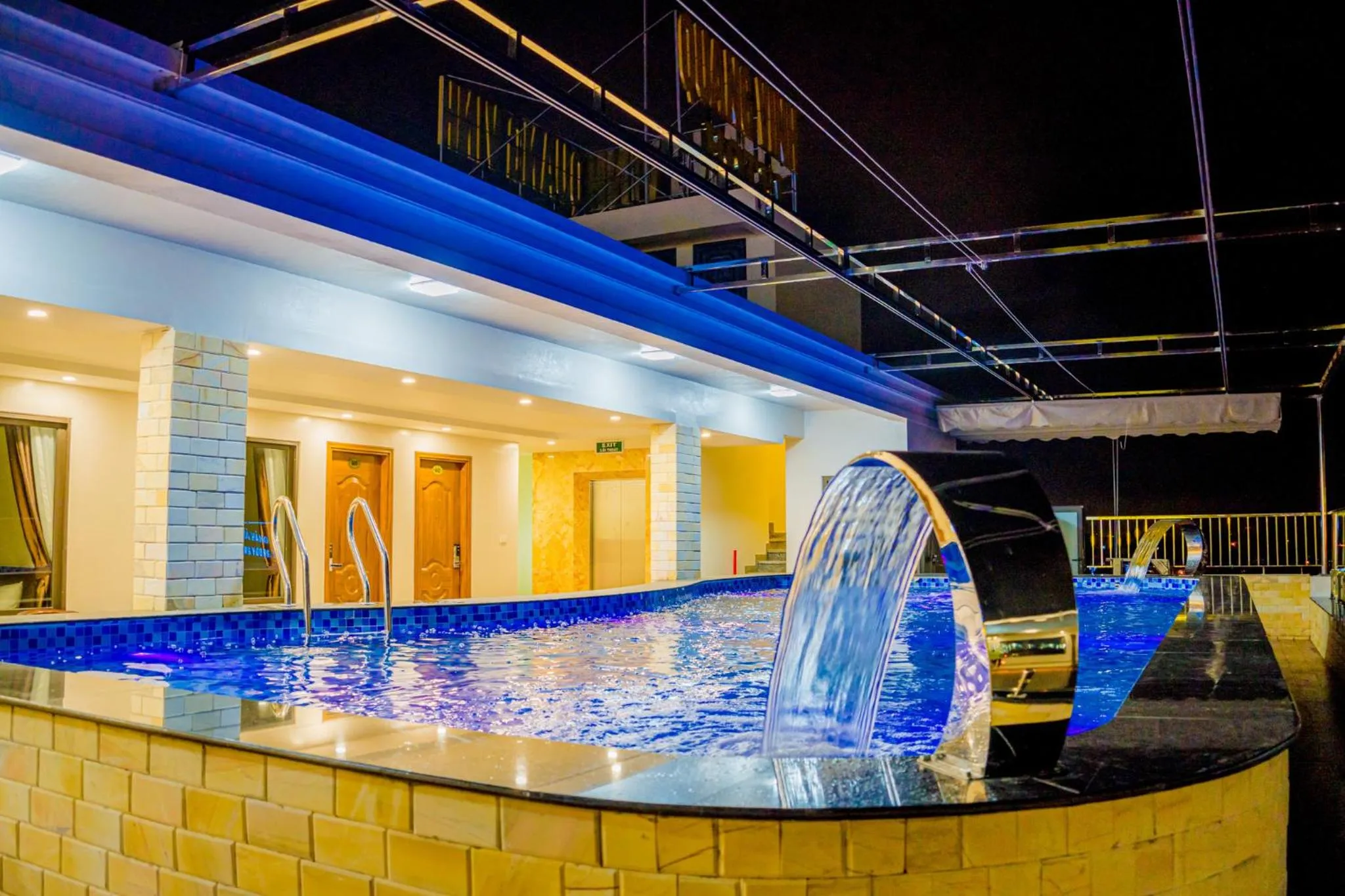 Swimming pool in QUANG VINH HOTEL