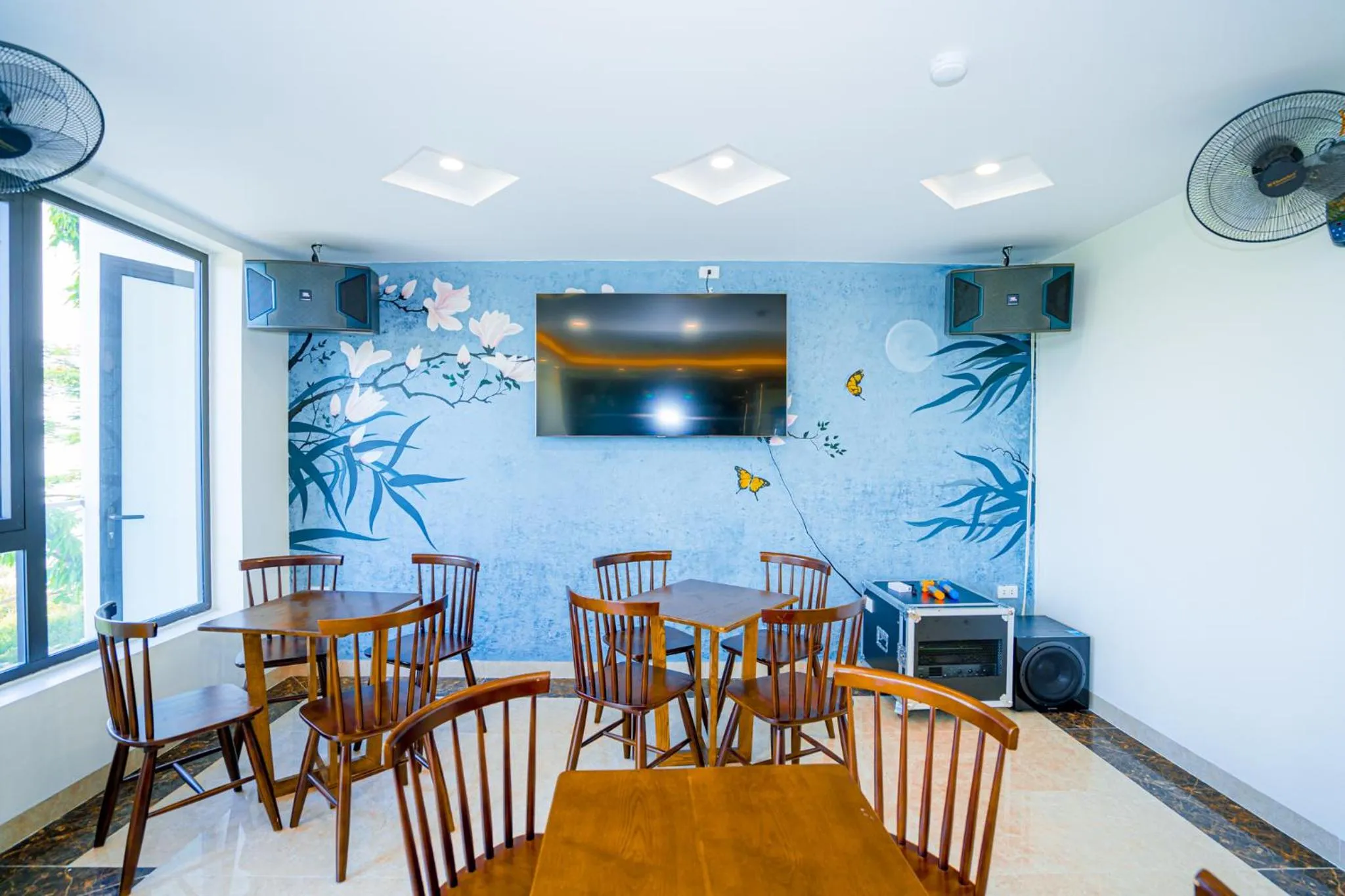 Karaoke in QUANG VINH HOTEL