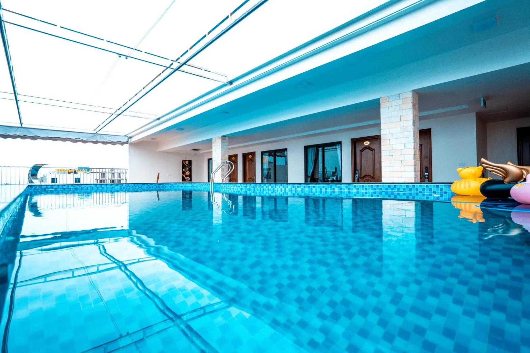 Swimming pool in QUANG VINH HOTEL