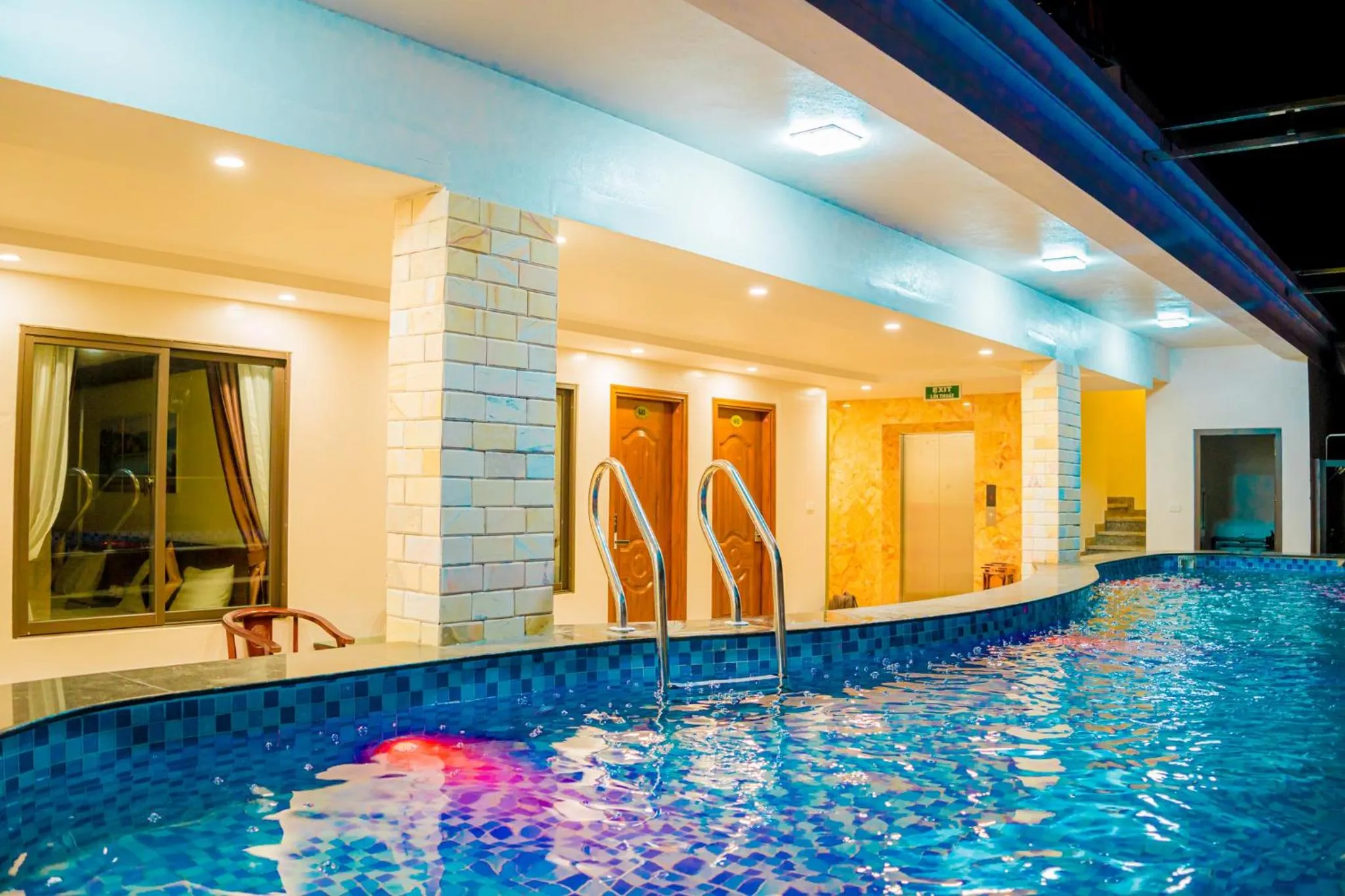 Swimming pool in QUANG VINH HOTEL