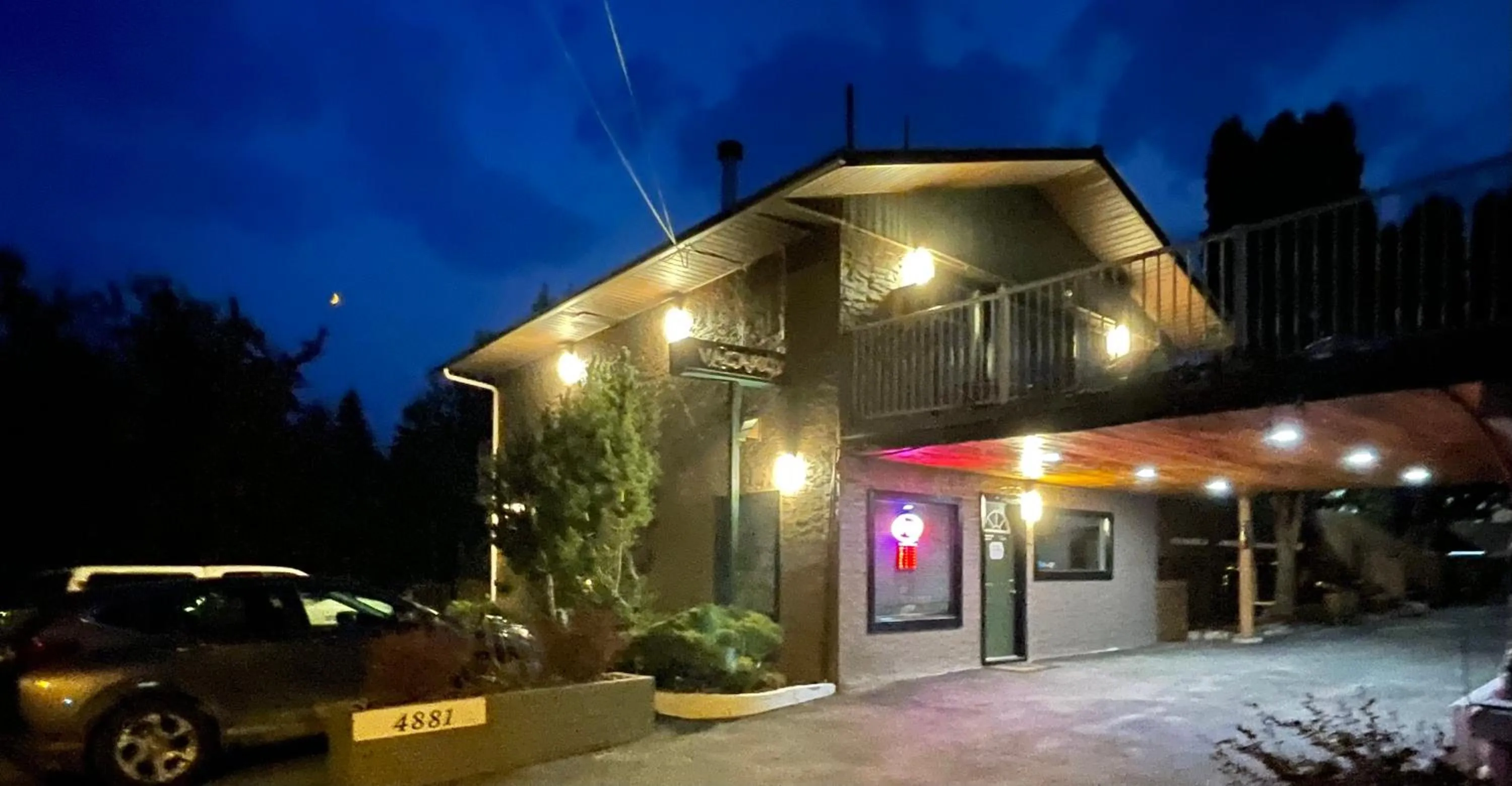 Facade/entrance in Destination INN