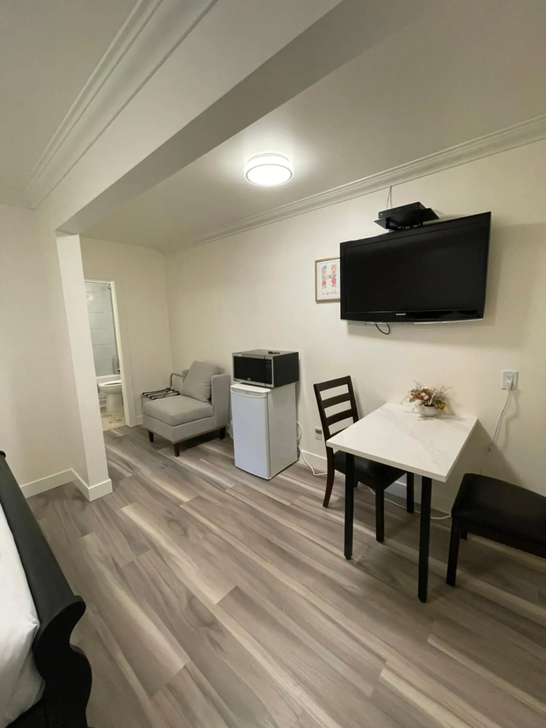 Queen Suite in Destination INN Queen Suite in Destination INN