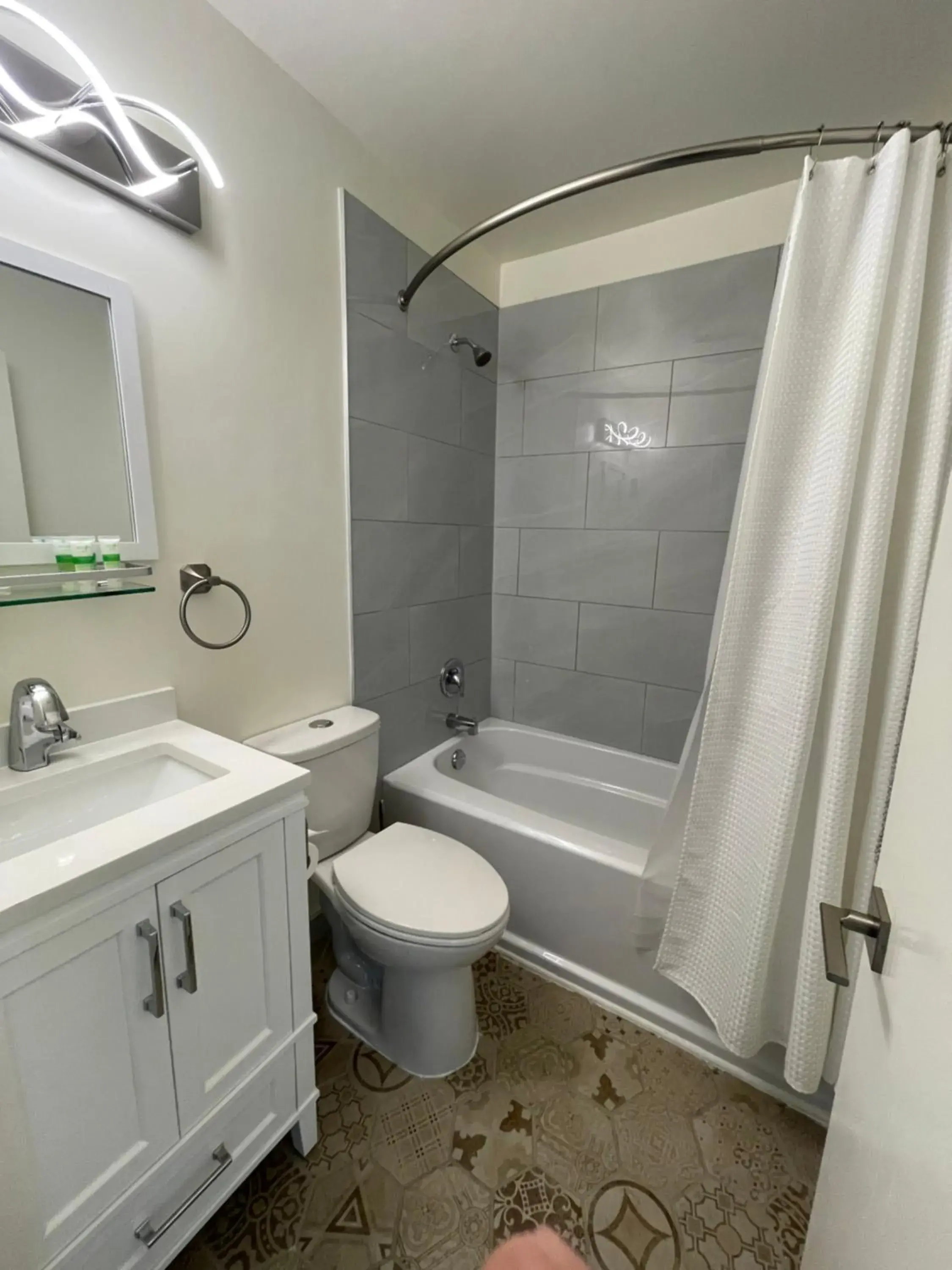 Deluxe Queen Suite - Pet Friendly in Destination INN Deluxe Queen Suite - Pet Friendly in Destination INN