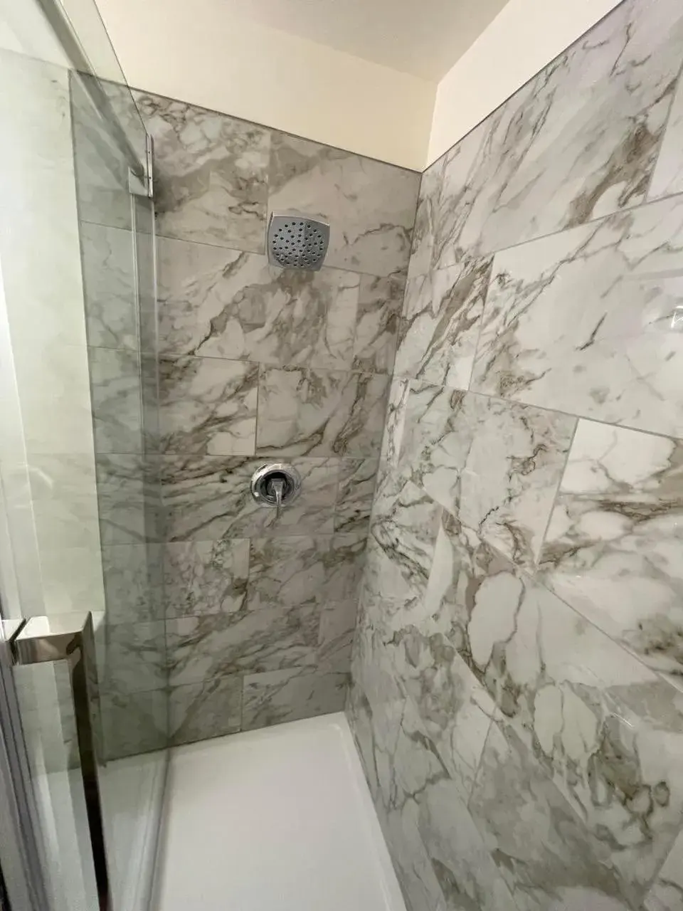 Deluxe Queen Studio - Pet Friendly in Destination INN Deluxe Queen Studio - Pet Friendly in Destination INN