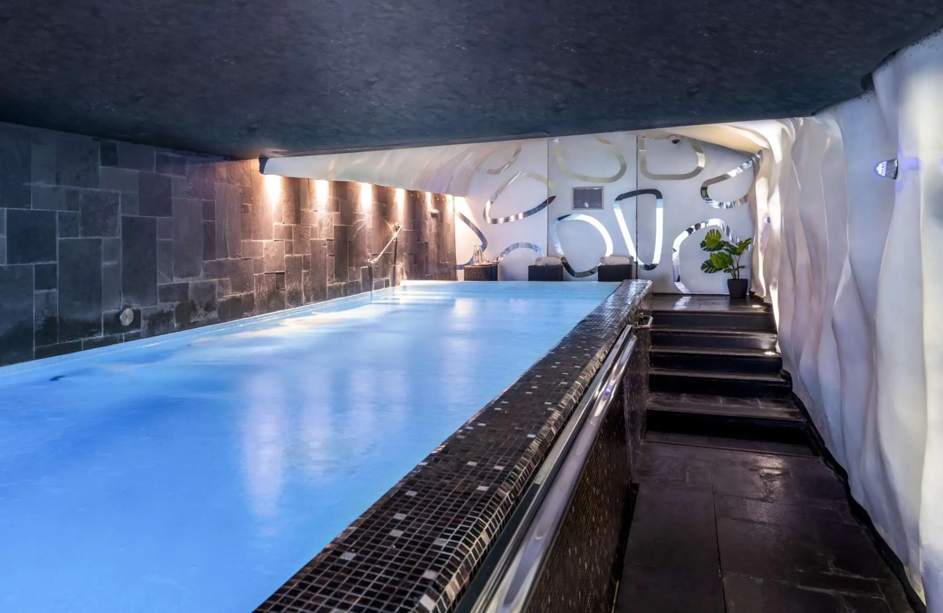 Pool view in Anantara New York Palace Budapest - A Leading Hotel of the World Pool view in Anantara New York Palace Budapest - A Leading Hotel of the World
