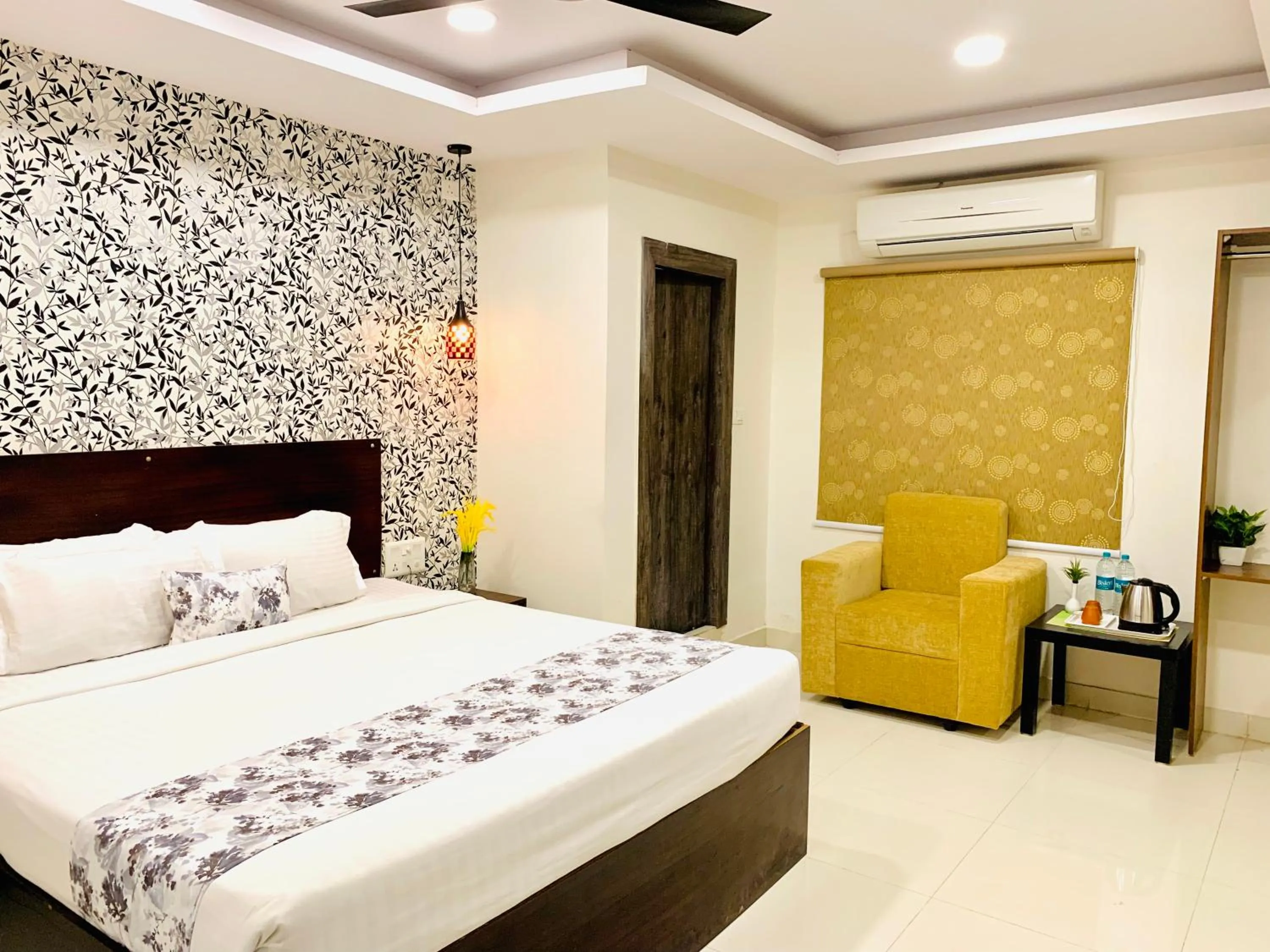 Bedroom, Bed in Hotel oak by signature airport zone hyderabad