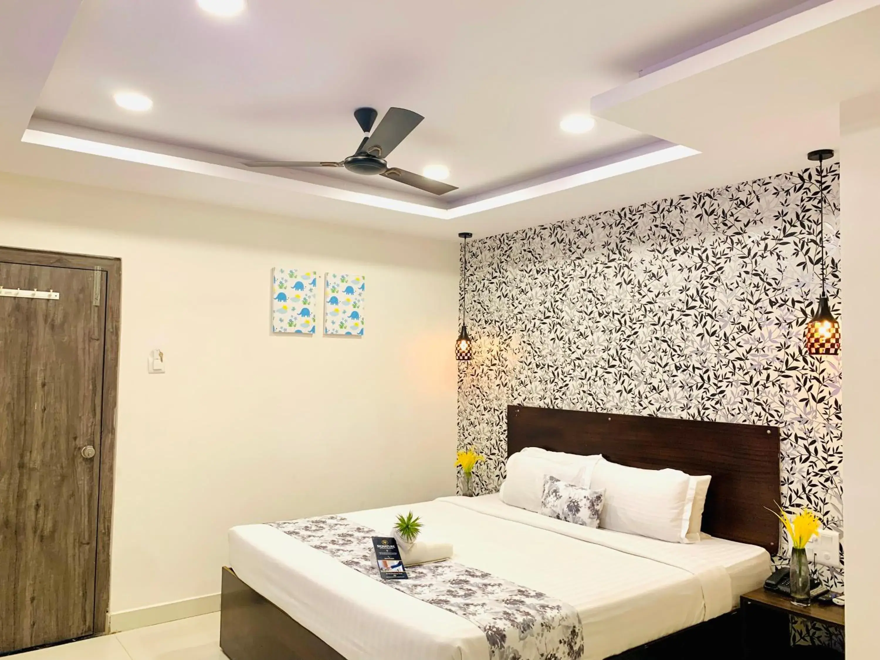 Queen Room - single occupancy in Hotel oak by signature airport zone hyderabad Queen Room - single occupancy in Hotel oak by signature airport zone hyderabad