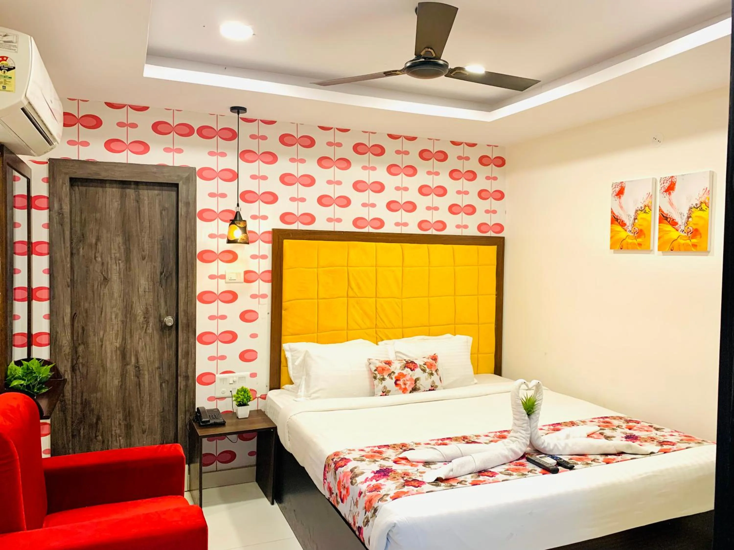 Bedroom, Bed in Hotel oak by signature airport zone hyderabad
