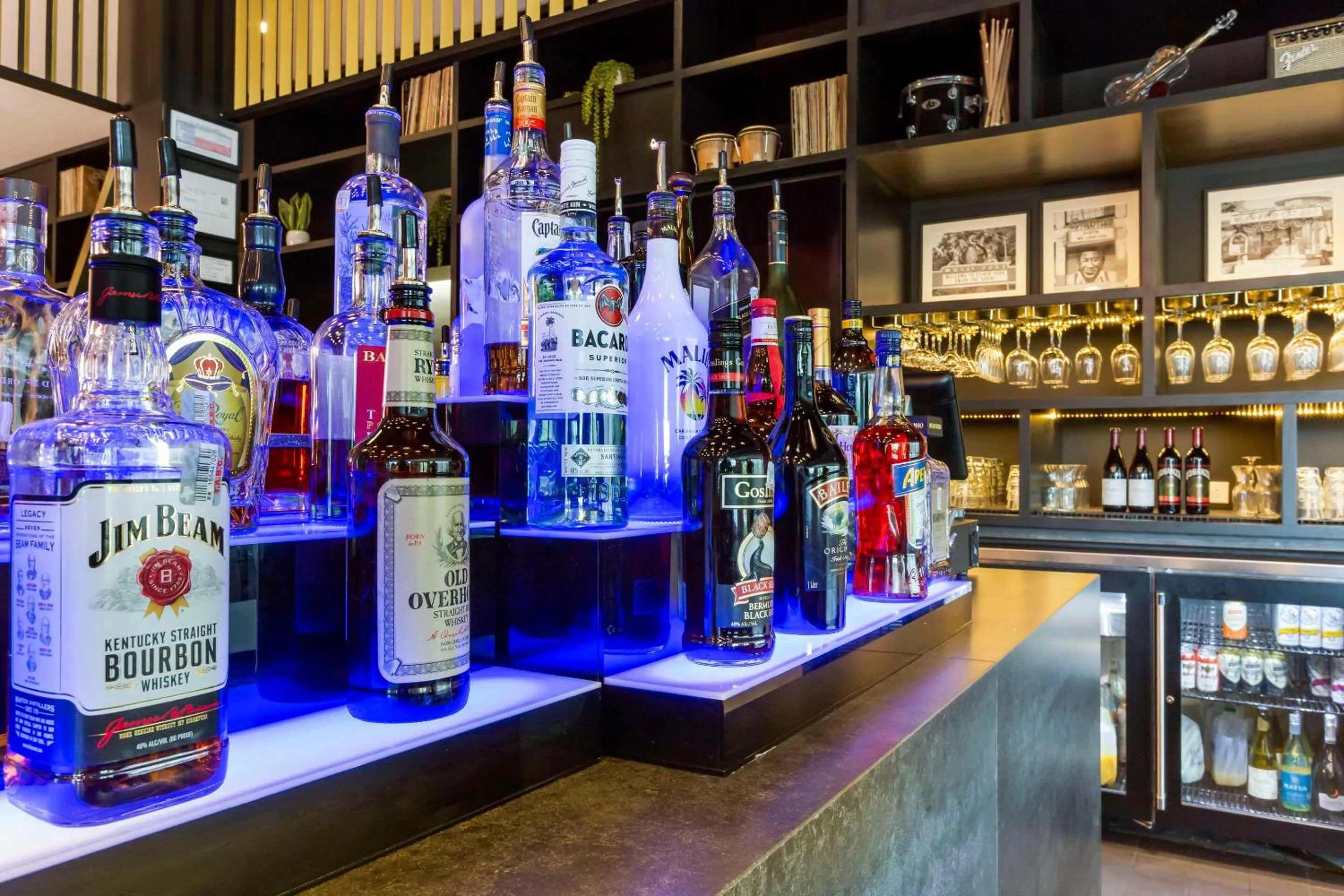 Restaurant/places to eat in Cambria Hotel Austin Airport