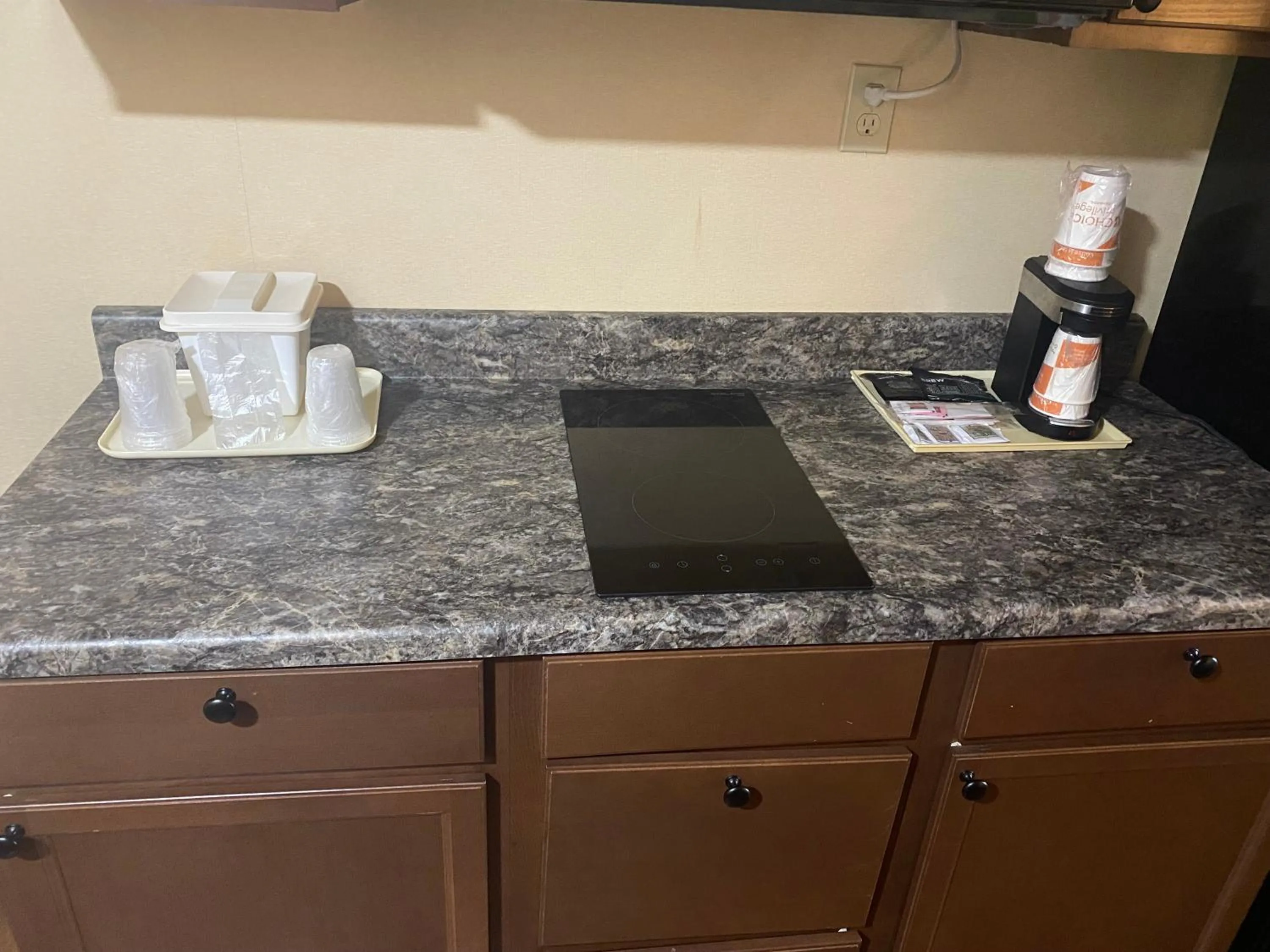 Kitchen or kitchenette in Suburban Studios Buffalo Airport