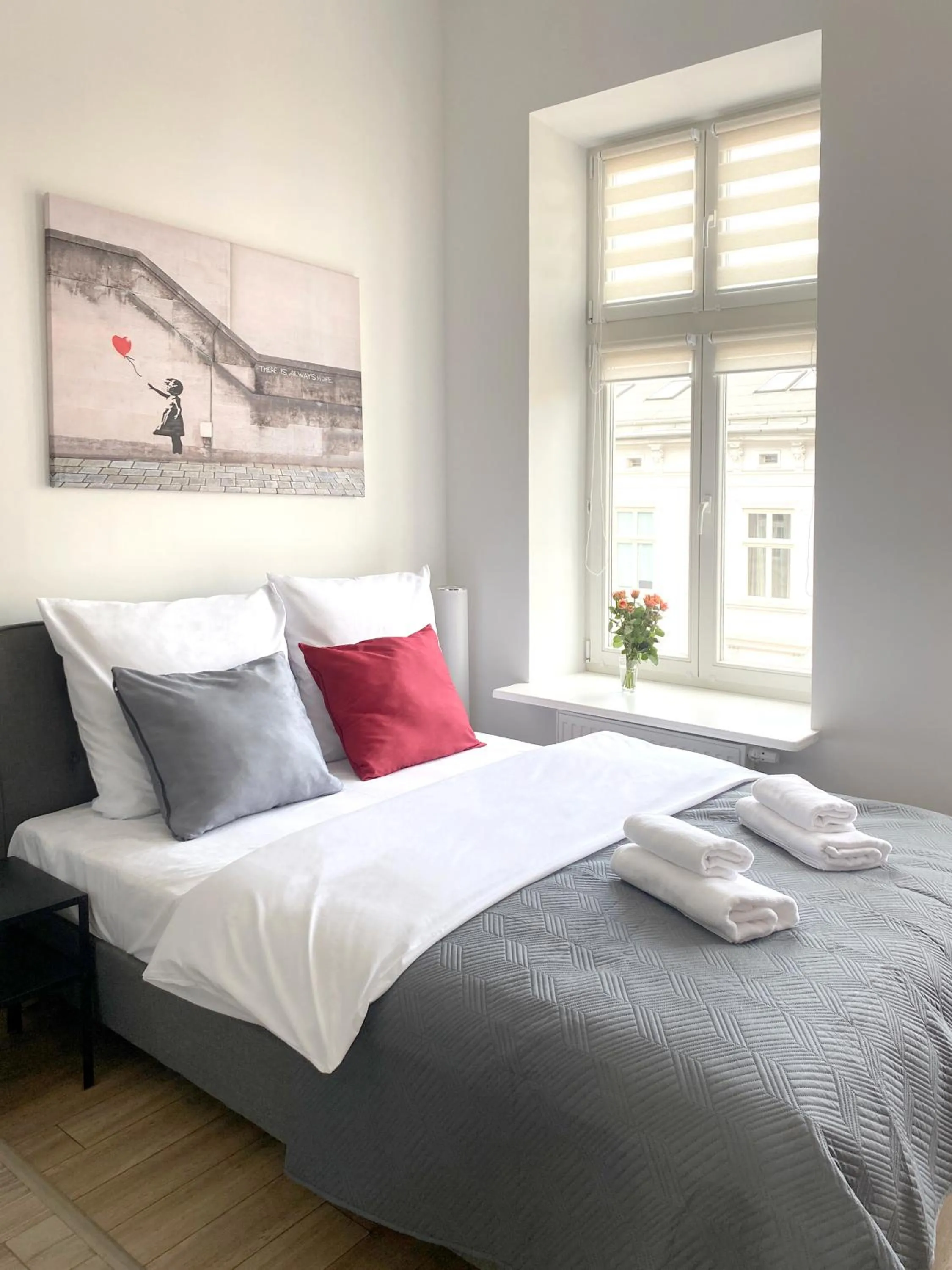 Bed in Starowiślna 41-43 by PI Apartments