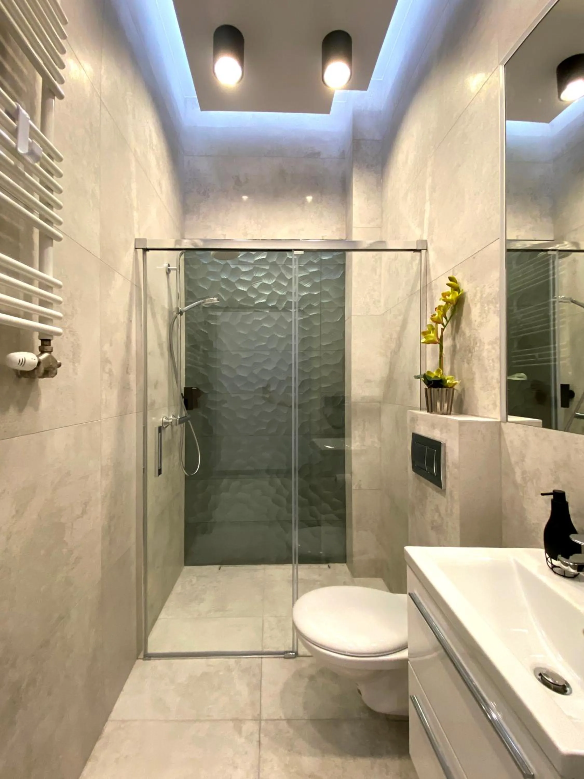 Bathroom in Starowiślna 41-43 by PI Apartments