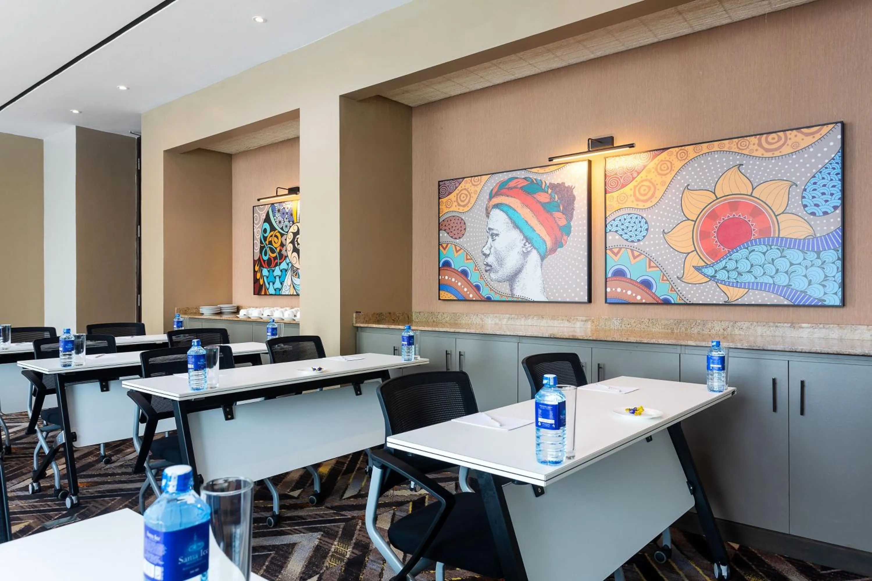 Business facilities in Ulwazi Place Hotel by Trianum