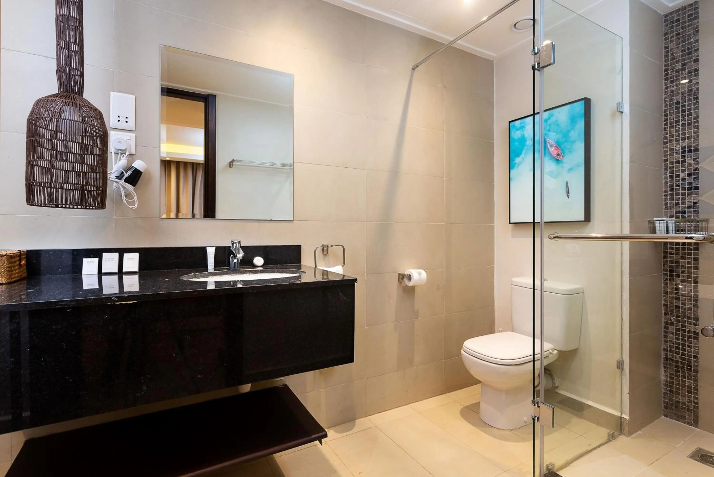 Toilet in Ulwazi Place Hotel by Trianum