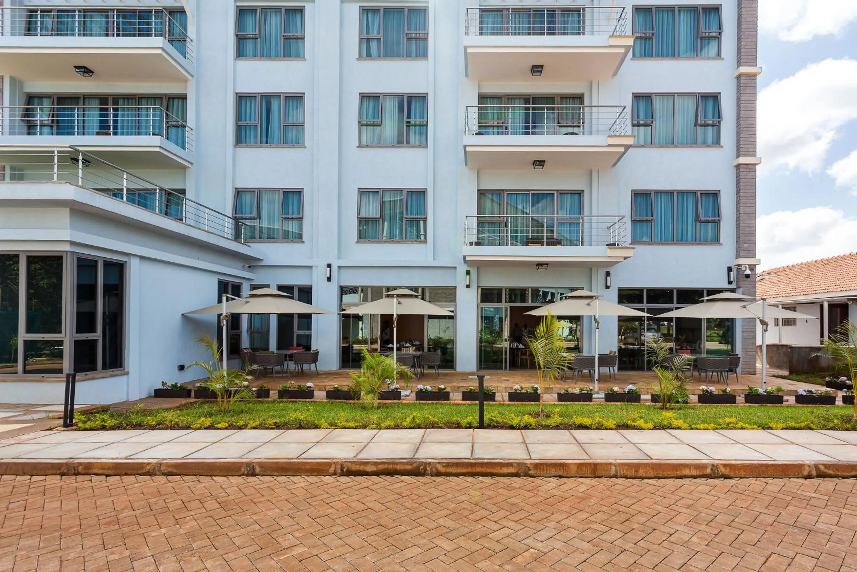 Property building in Ulwazi Place Hotel by Trianum