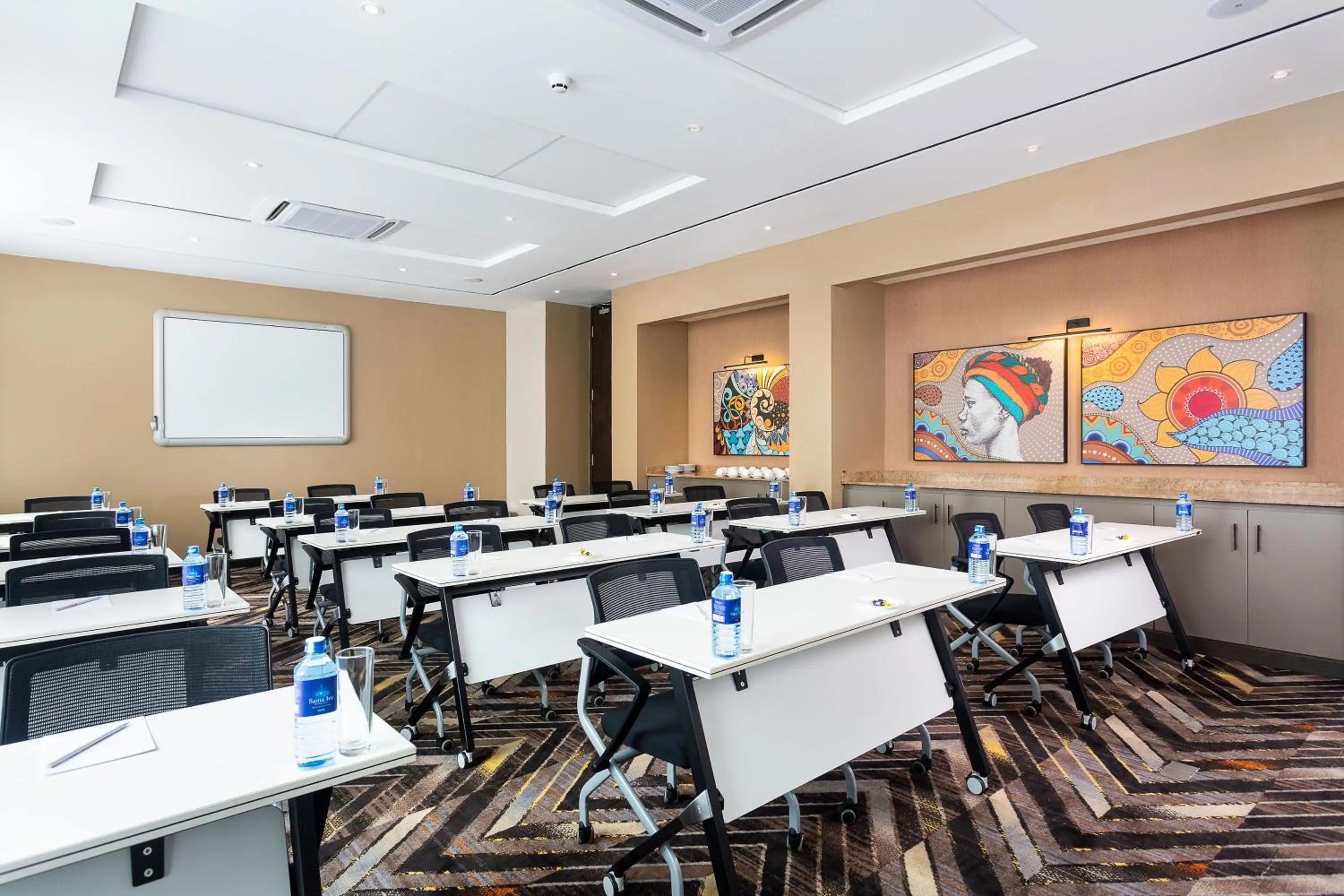 Business facilities in Ulwazi Place Hotel by Trianum