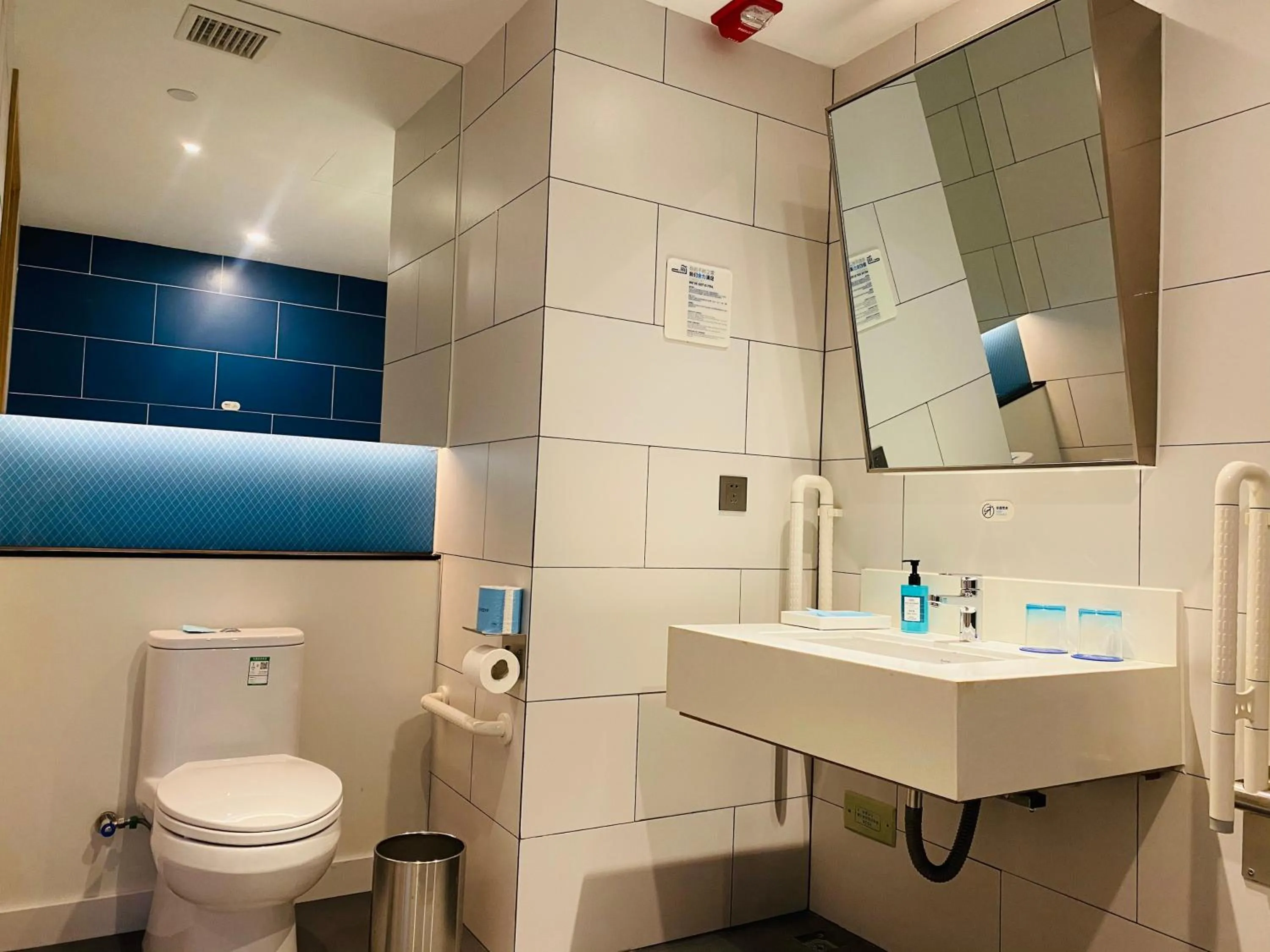 Holiday Inn Express Dongyang Hengdian, an IHG Hotel