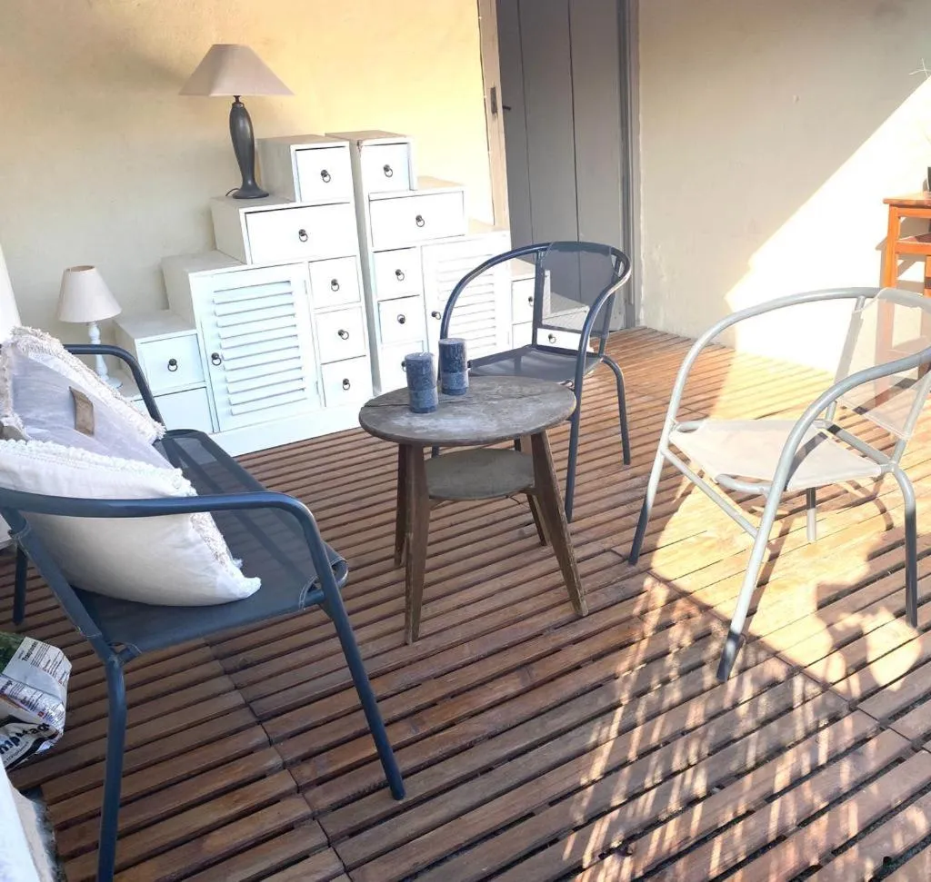 Rooftop Face à la Cité 'RFC'