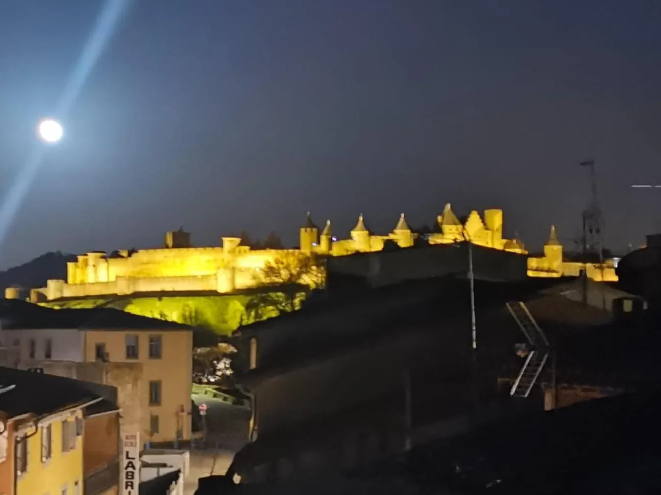 Balcony/Terrace in Rooftop Face à la Cité 'RFC'