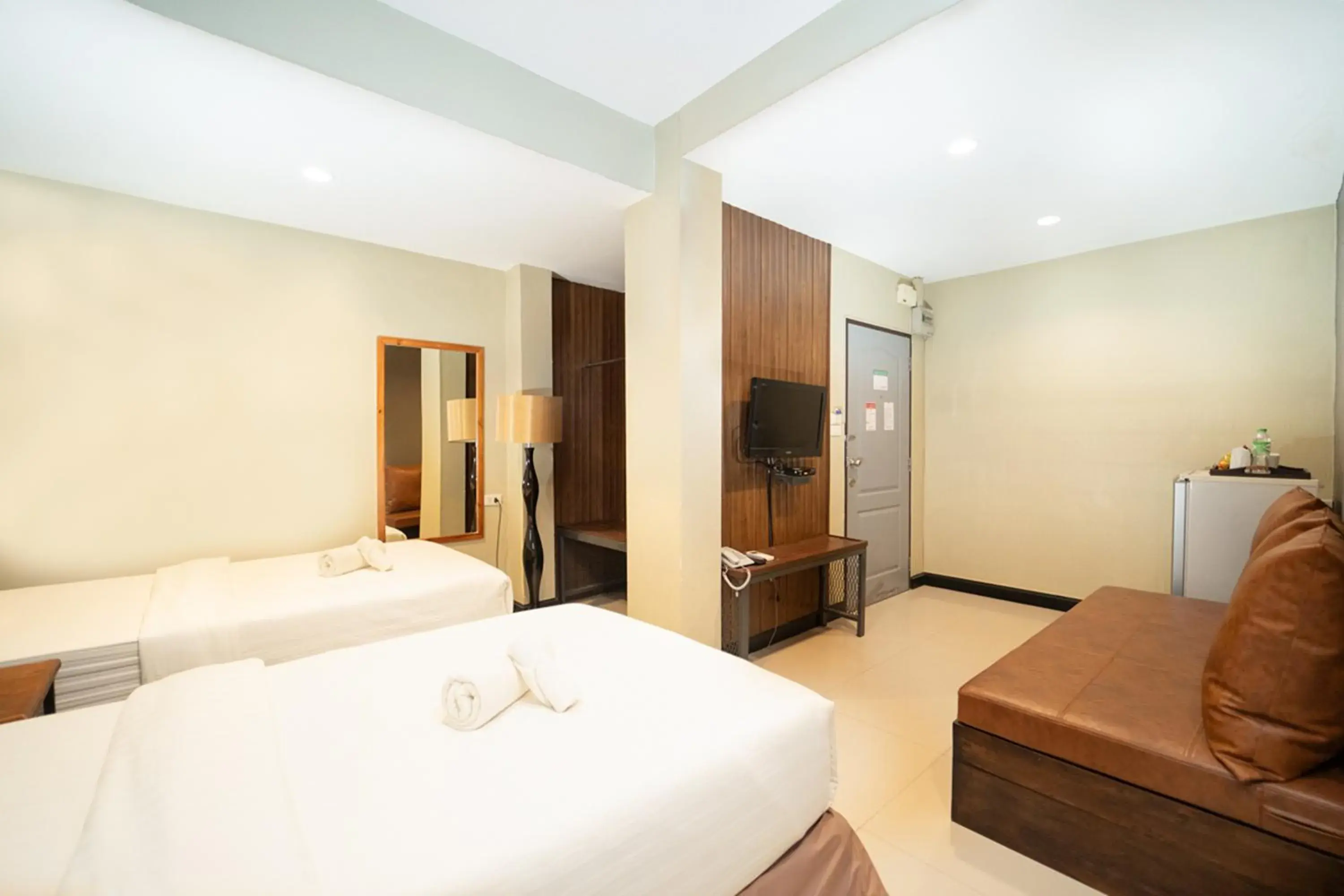 Photo of the whole room, Bed in The Palm Hotel Photo of the whole room, Bed in The Palm Hotel