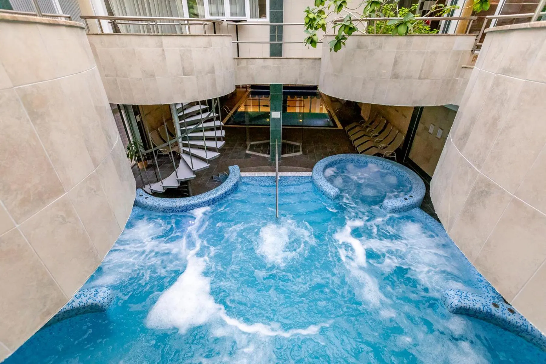 Hot Tub in Hotel Vital