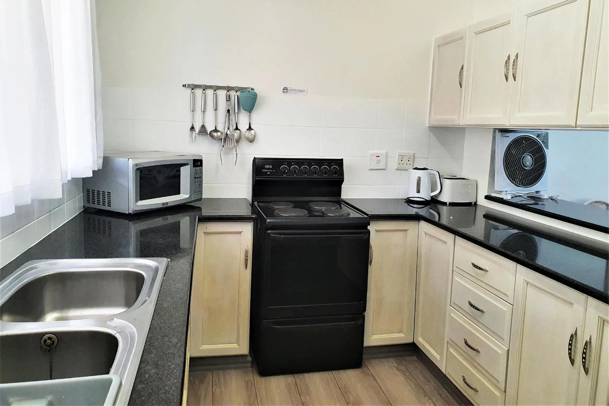 Kitchen or kitchenette in First Group La Rochelle