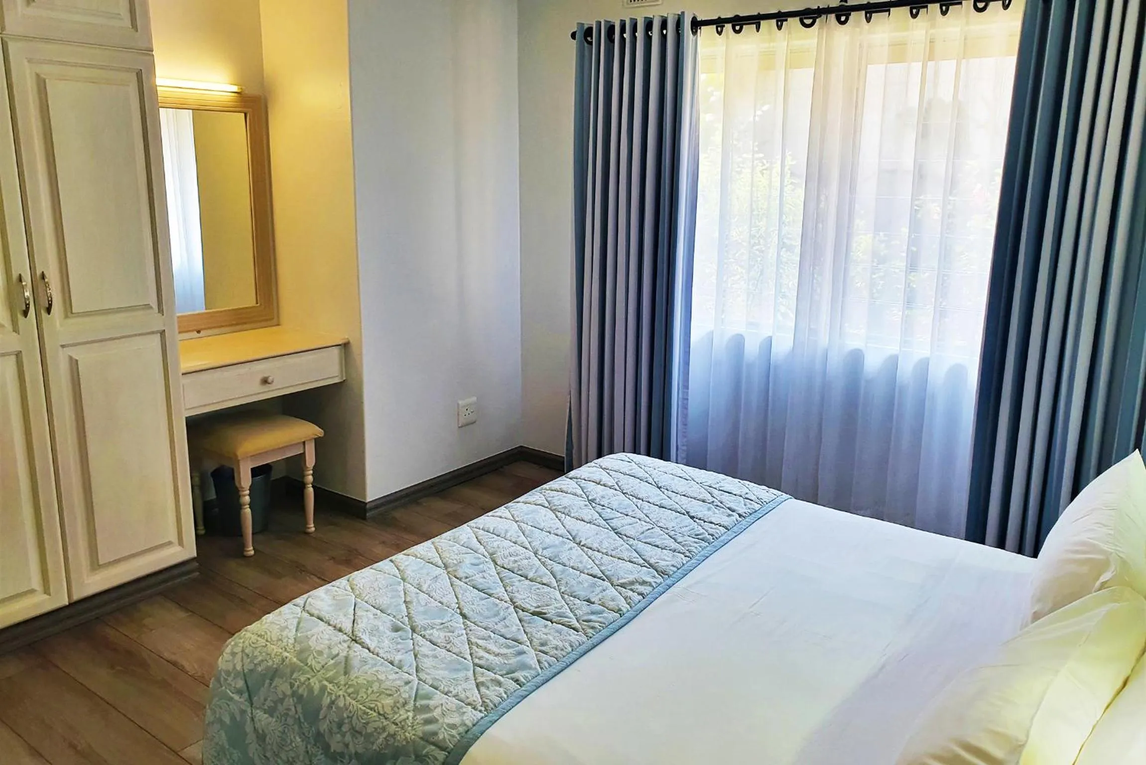 Bed in First Group La Rochelle