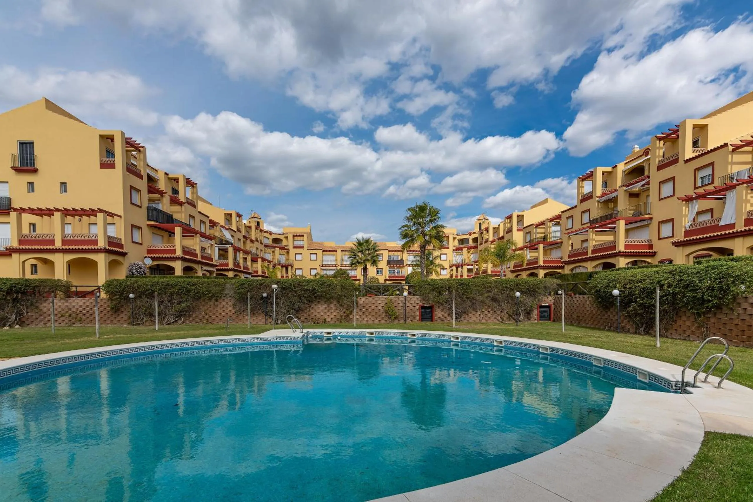 Swimming pool in Albatros Golf I by Ĥ