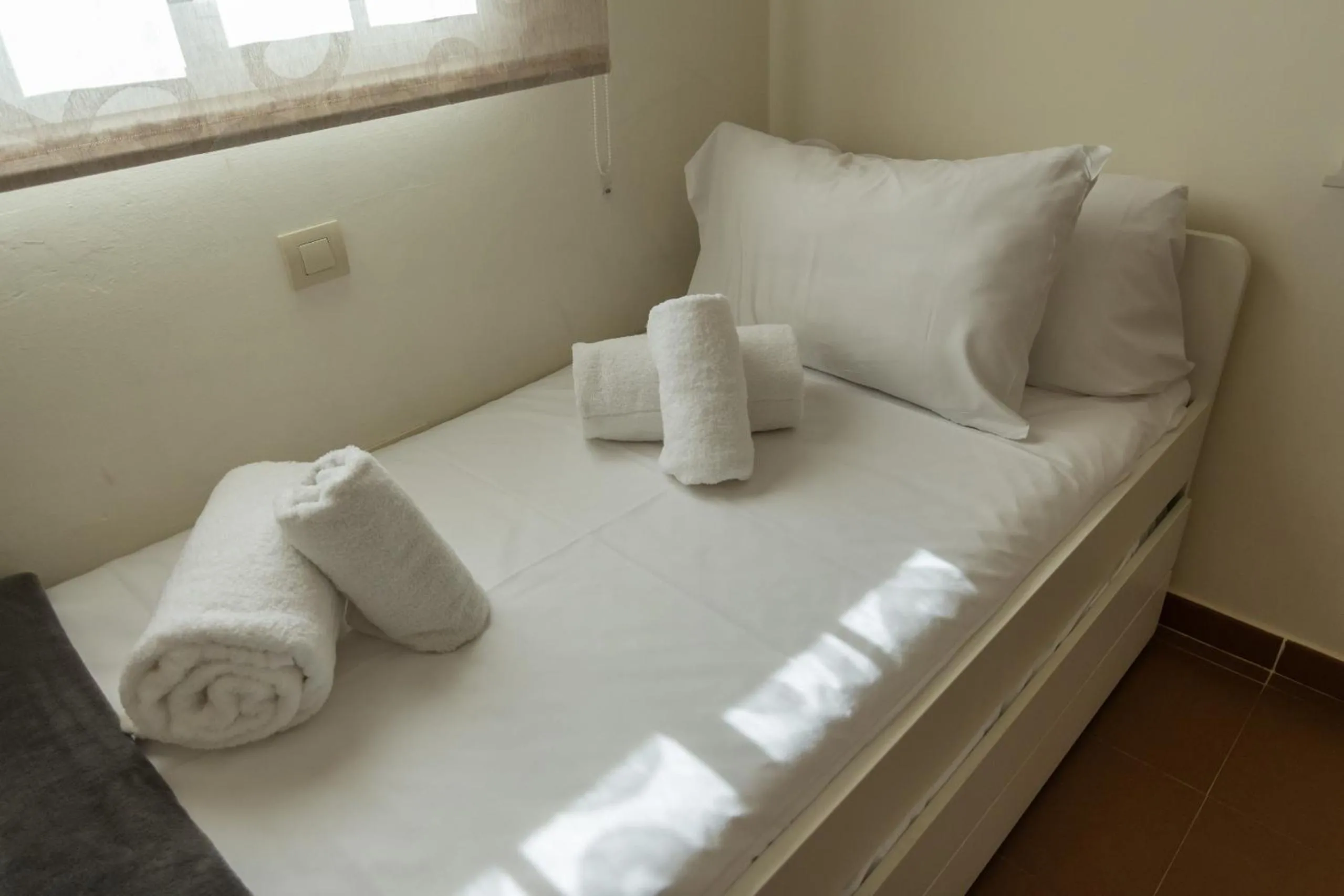 Bed in Albatros Golf I by Ĥ